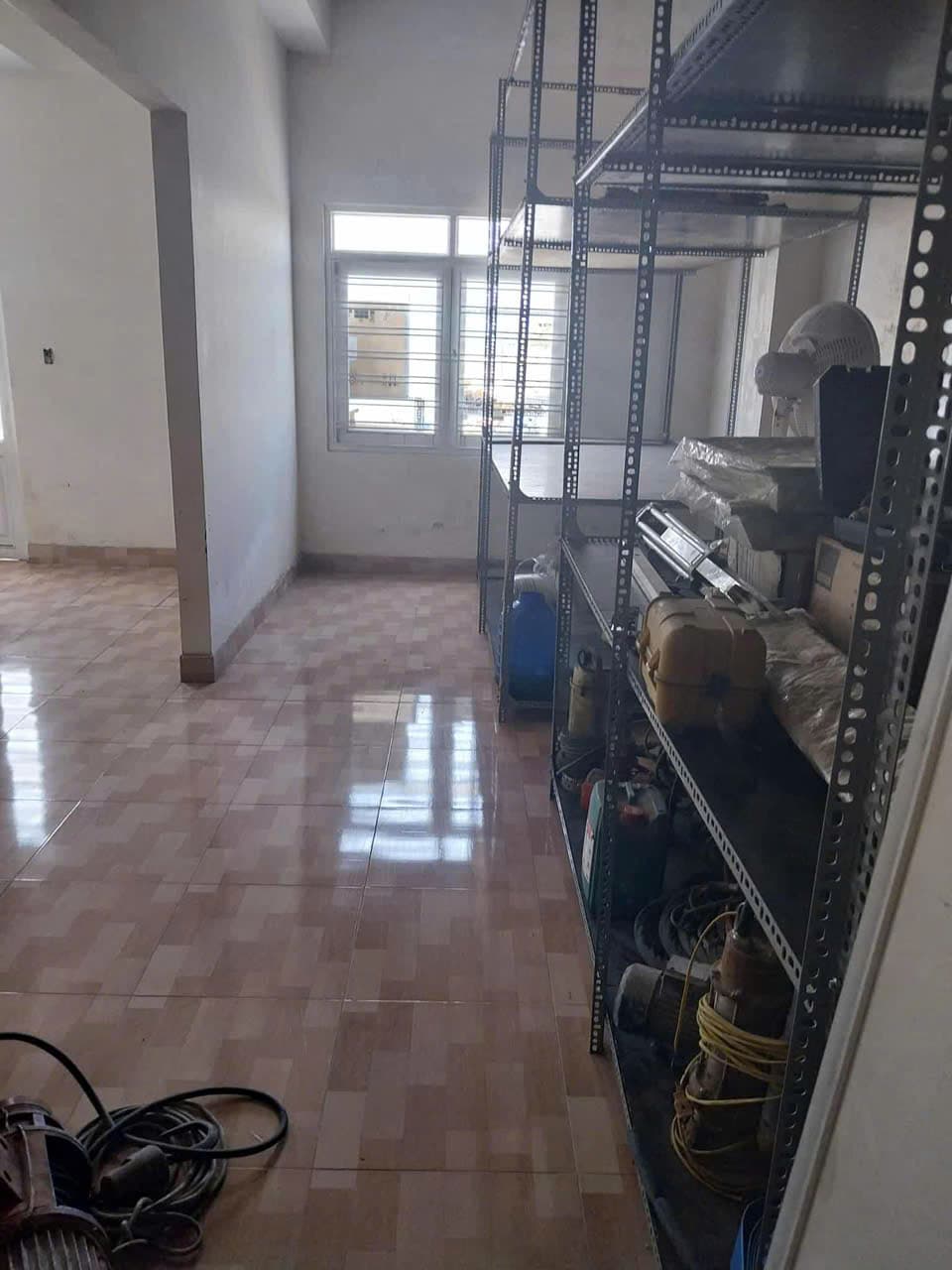 Nhà nguyên căn 3.5 tầng diện tích 171m2, cho thuê lâu dài tại Nguyễn Văn Tạo