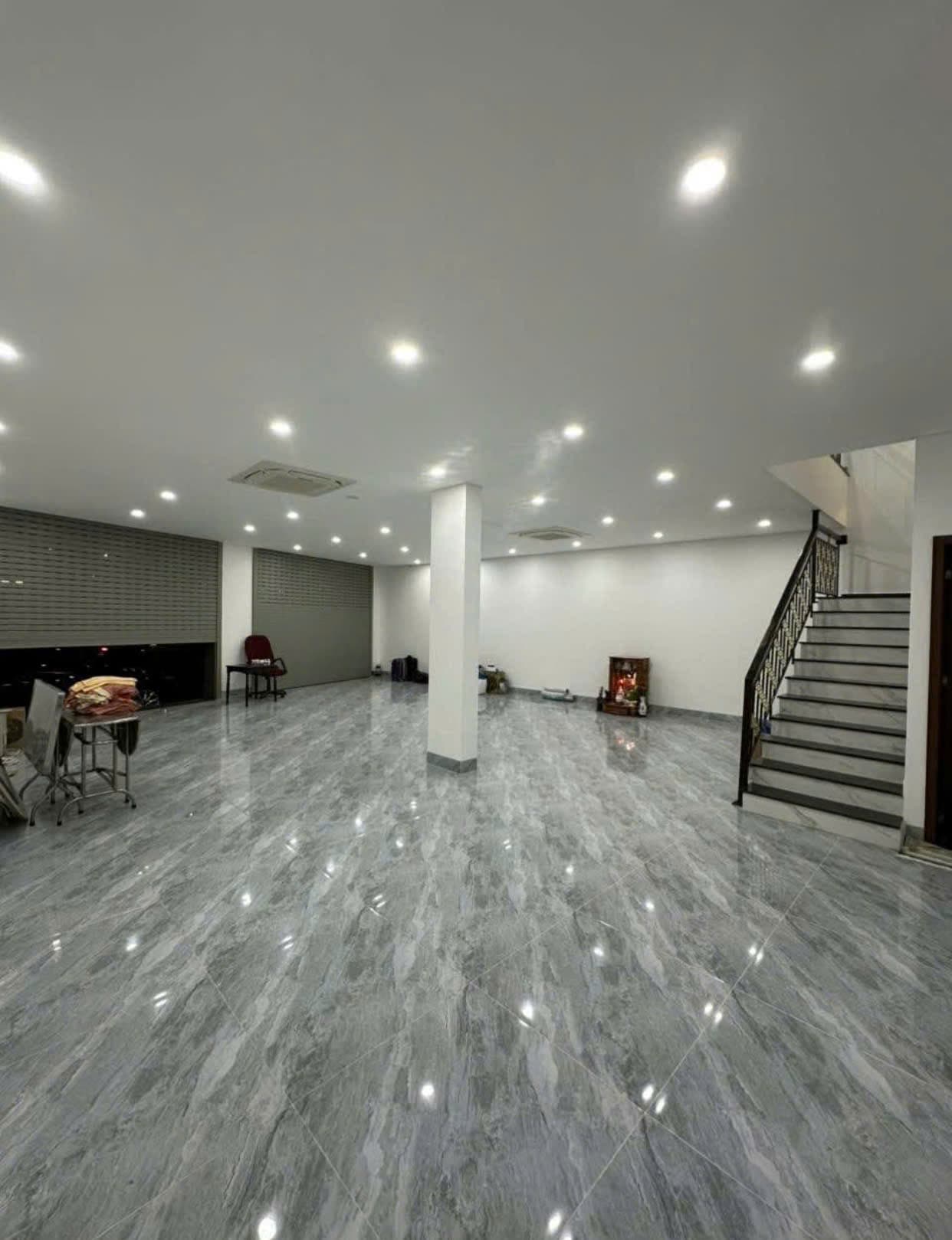 Mặt bằng kinh doanh Tôn Đức Thắng 2 tầng, diện tích 300m2, phù hợp văn phòng và showroom - Ảnh 3