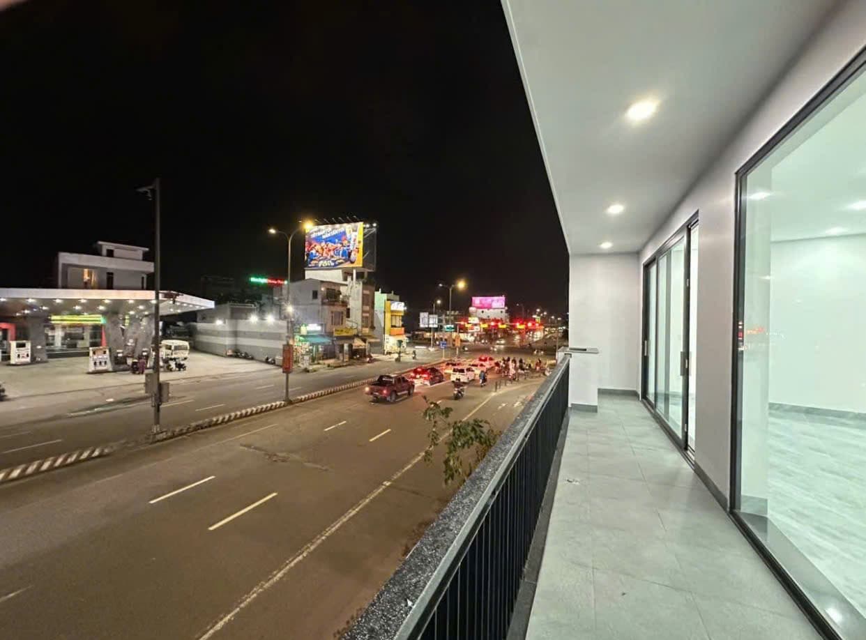 Mặt bằng kinh doanh Tôn Đức Thắng 2 tầng, diện tích 300m2, phù hợp văn phòng và showroom - Ảnh 4