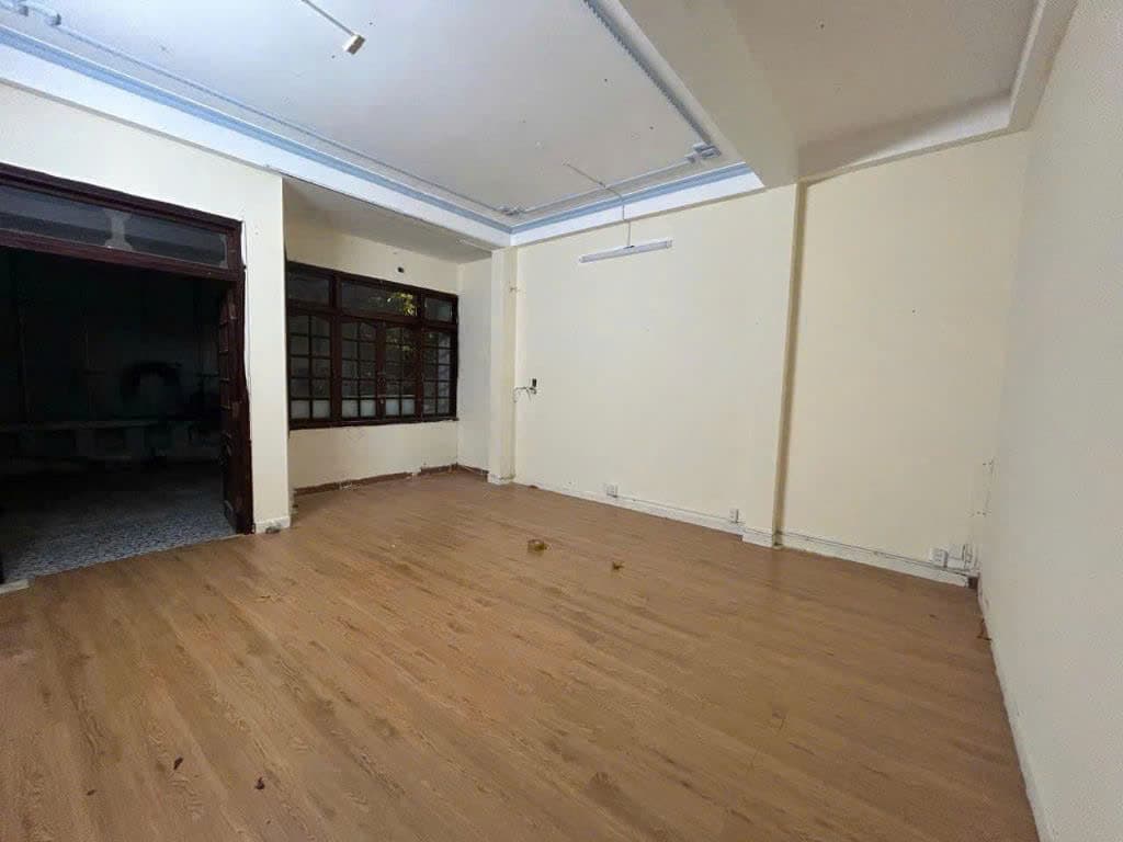 Nhà nguyên căn 75m² khu trung tâm thành phố, có 3 phòng ngủ - Ảnh 2