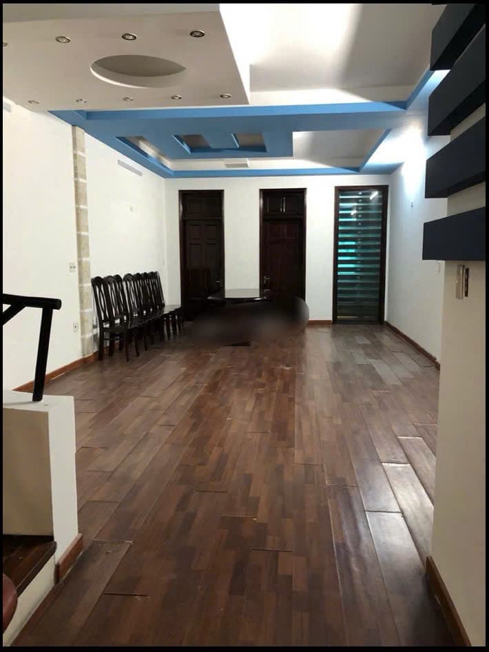 Nhà 4 tầng mặt tiền đường Nguyễn Hữu Thọ