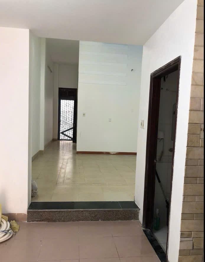 Nhà 4 tầng mặt tiền đường Nguyễn Hữu Thọ - Ảnh 2