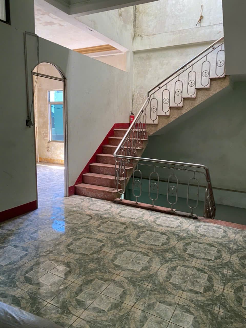 Nhà nguyên căn 4 tầng đường Lê Duẩn, quận Hải Châu, diện tích rộng, phù hợp văn phòng hoặc kinh doanh - Ảnh 3