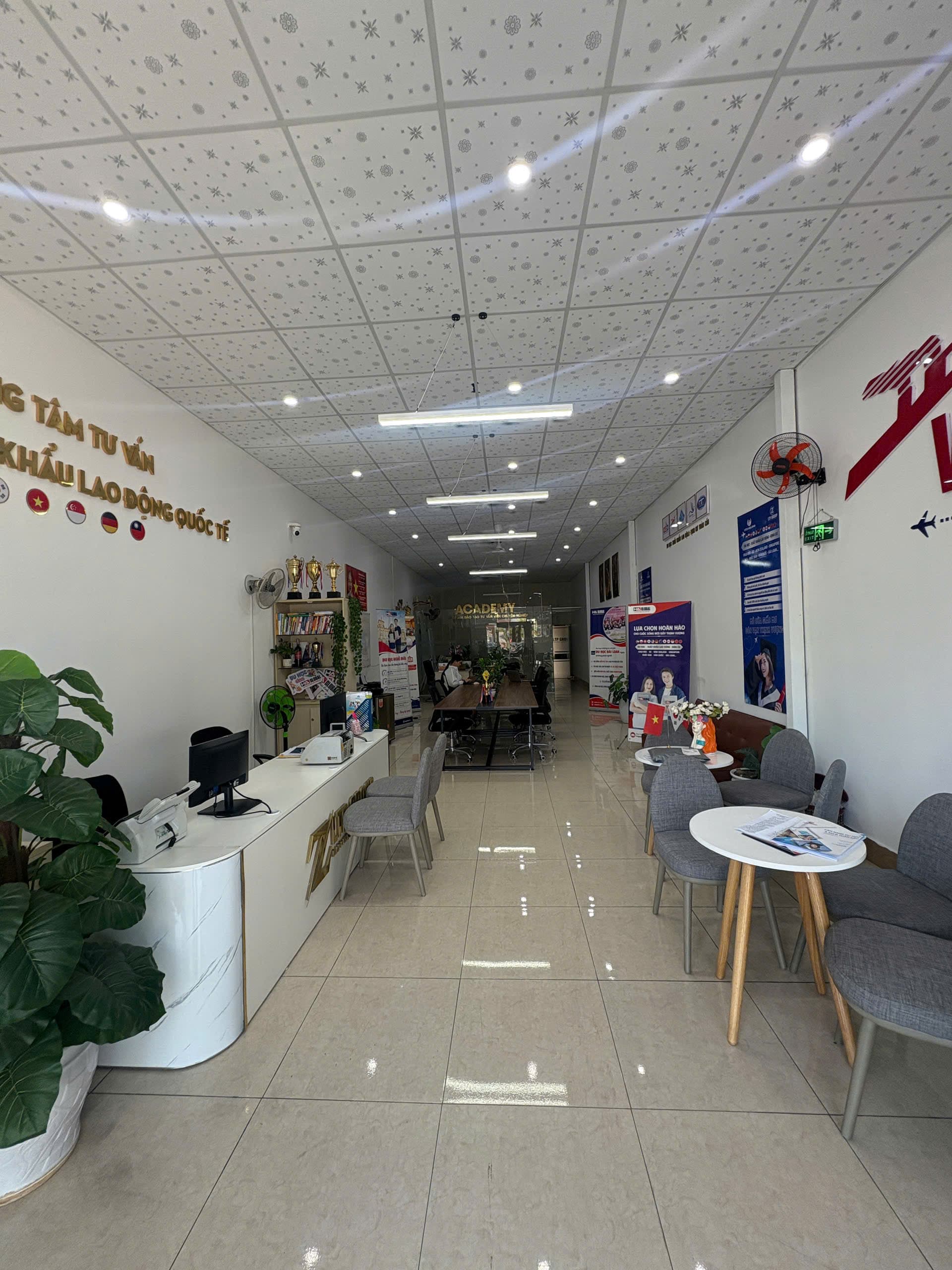 Mặt bằng kinh doanh 200m2 tại Nguyễn Hữu Thọ, Cẩm Lệ - tuyến kinh doanh Showroom, 