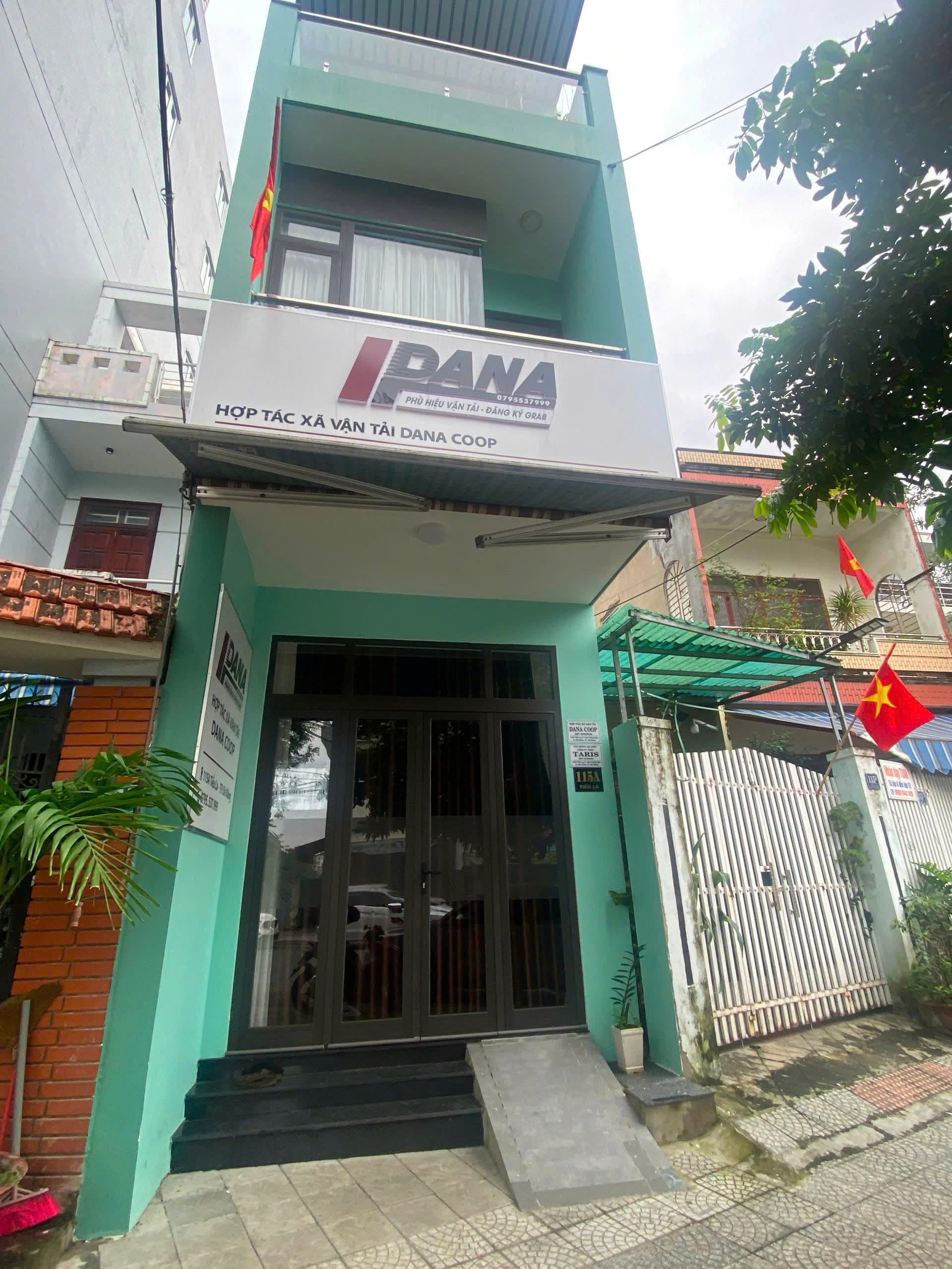 Nhà nguyên căn 3 tầng đường Tiểu La, có phòng thờ, phù hợp để ở hoặc kinh doanh