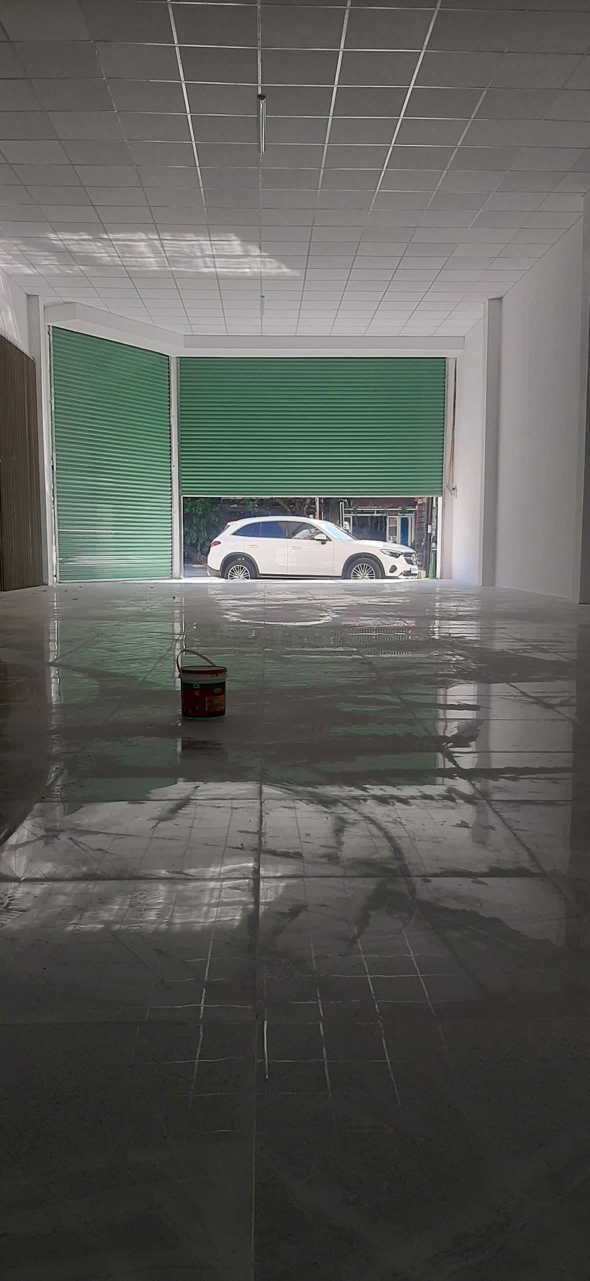 Nhà nguyên căn cấp 4 diện tích 210m2, trống suốt có WC, phù hợp kinh doanh đa ngành - Ảnh 2