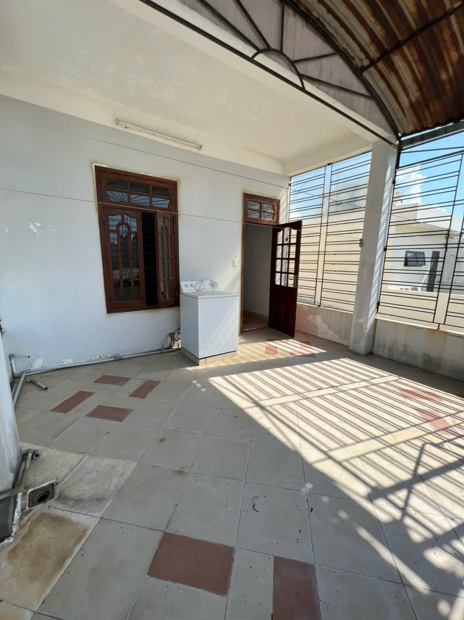 Nhà 4 tầng đường Trần Cao Vân diện tích 110m², phù hợp kinh doanh gần ngã 4 Ông Ích Khiêm - Ảnh 5