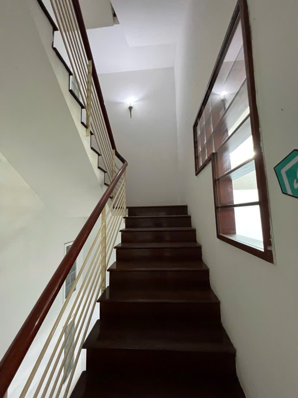 Nhà 4 tầng đường Trần Cao Vân diện tích 110m², phù hợp kinh doanh gần ngã 4 Ông Ích Khiêm - Ảnh 7