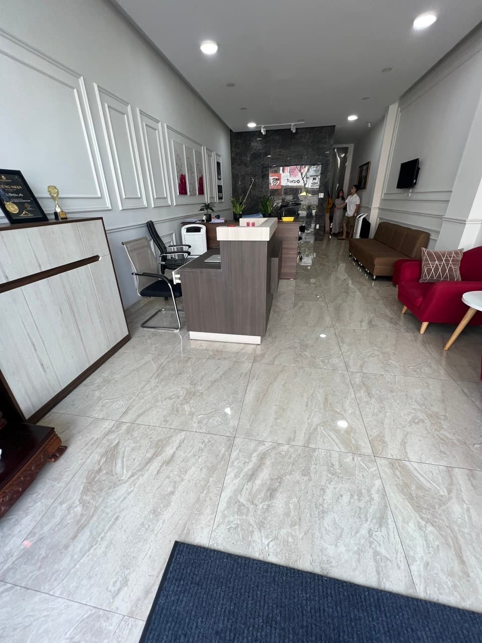 Nhà 5 tầng có thang máy, diện tích 100m2, phù hợp ở và kinh doanh - Ảnh 2