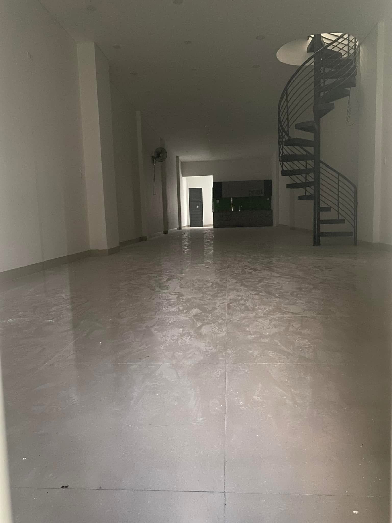 Nhà cấp 4 gác lửng diện tích 125m² tại Nguyễn Hữu Thọ, phù hợp để thuê kinh doanh hoặc ở