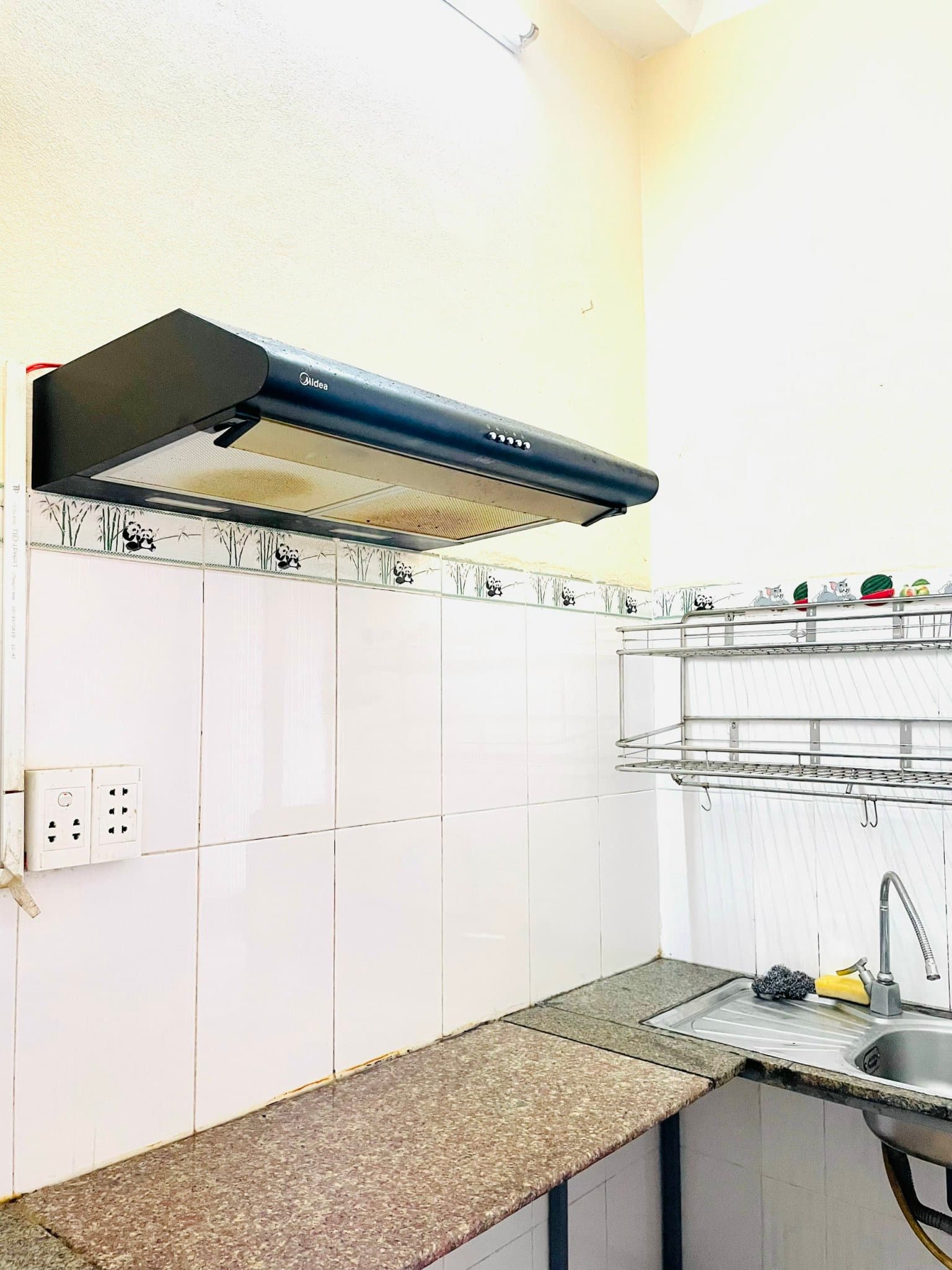 Cho thuê toà nhà 4 tầng 350m2 đường Điện Biên Phủ, phù hợp làm văn phòng và kinh doanh