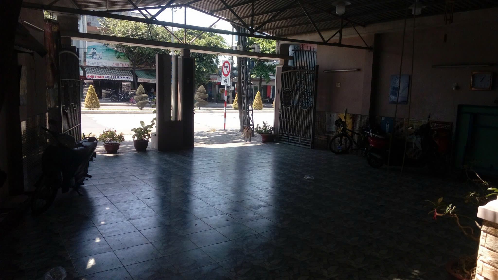 Biệt thự mini 2 tầng mặt tiền Cách Mạng Tháng 8, diện tích 240m2, phù hợp làm văn phòng