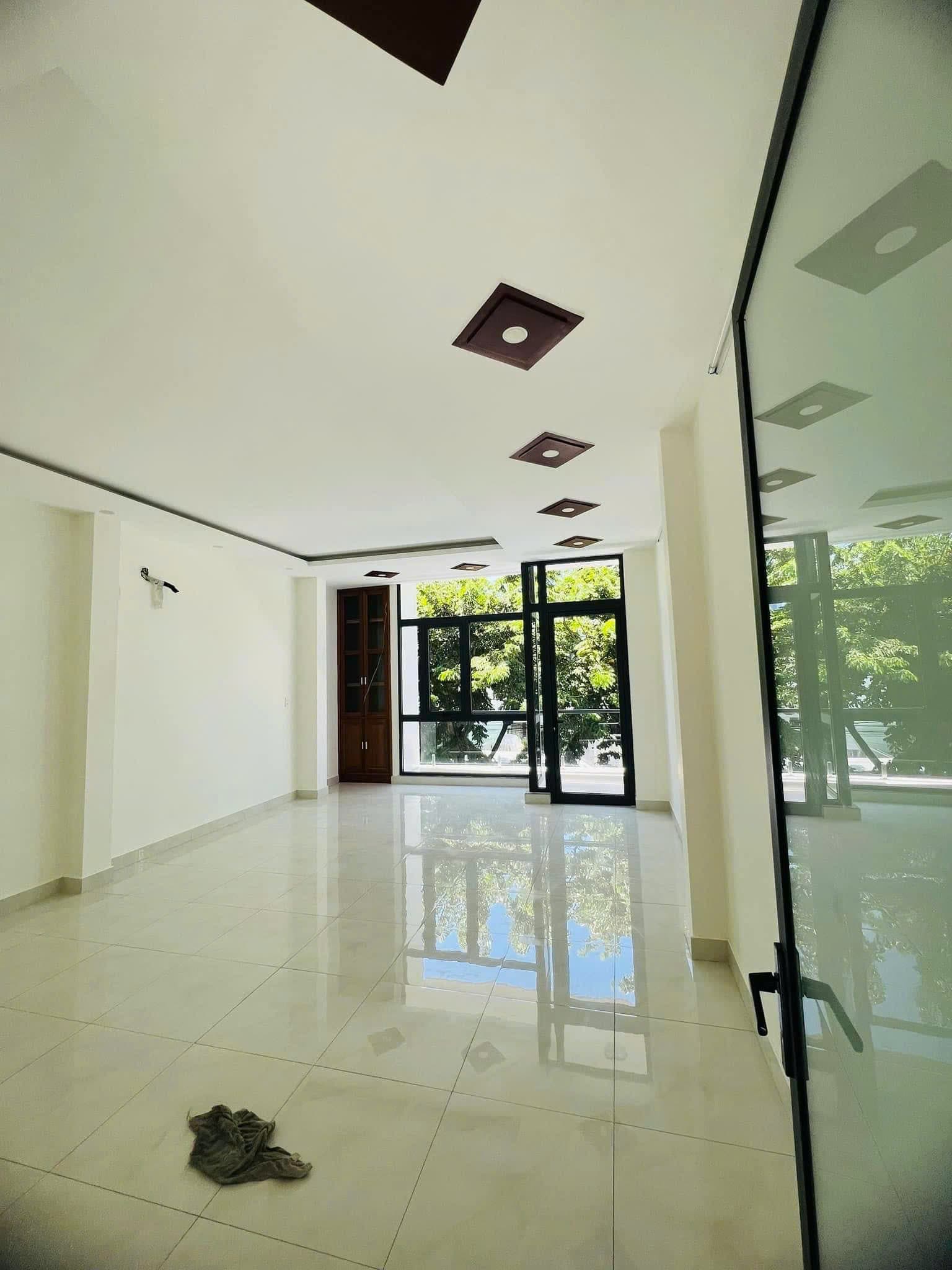 Nhà nguyên căn mặt tiền Phạm Tứ gần chợ Cẩm Lệ, diện tích gần 300m2, phù hợp ở và kinh doanh - Ảnh 6