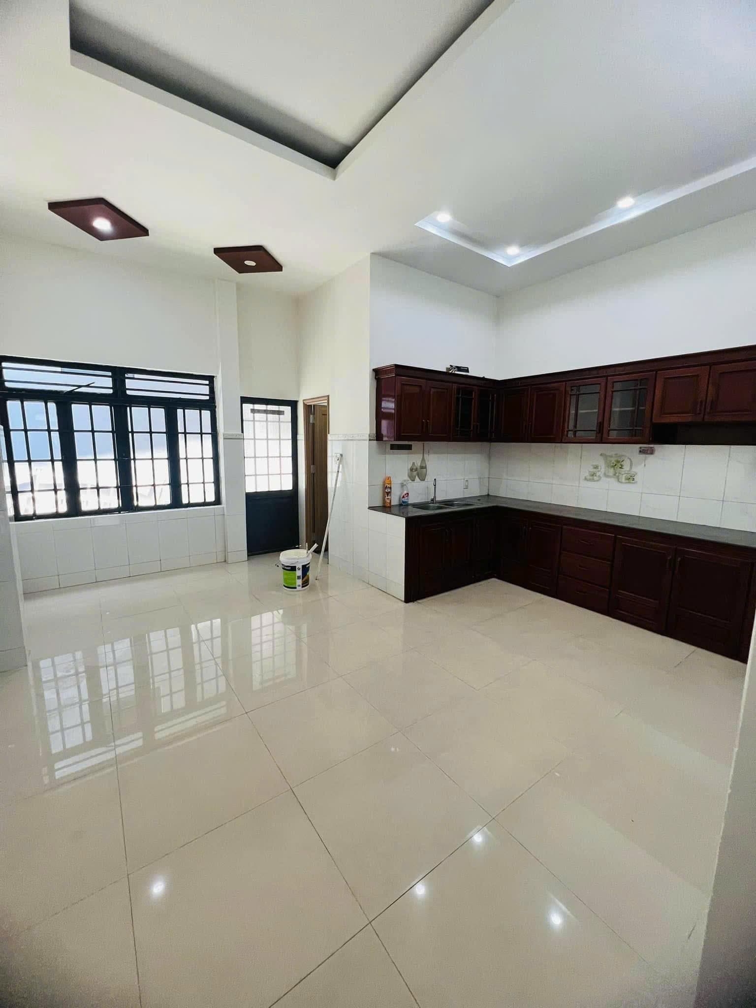 Nhà nguyên căn mặt tiền Phạm Tứ gần chợ Cẩm Lệ, diện tích gần 300m2, phù hợp ở và kinh doanh - Ảnh 8