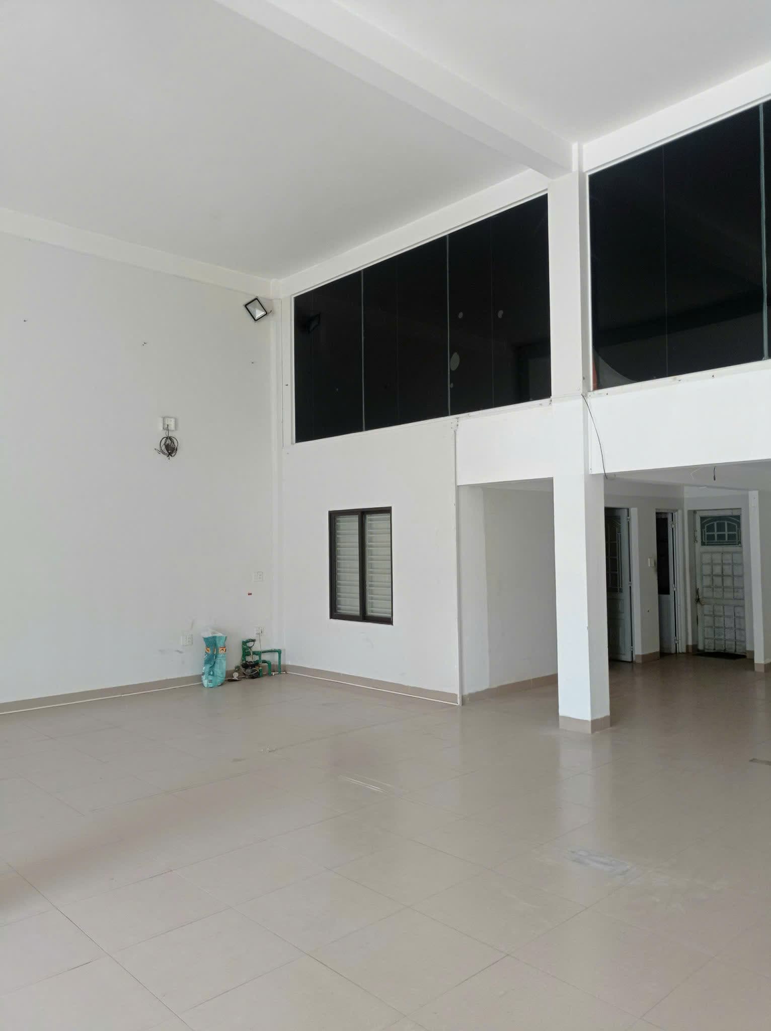 Nhà nguyên căn 3 tầng có lửng tại Võ Chí Công, Cẩm Lệ, diện tích tầng trệt 185m² - Ảnh 4