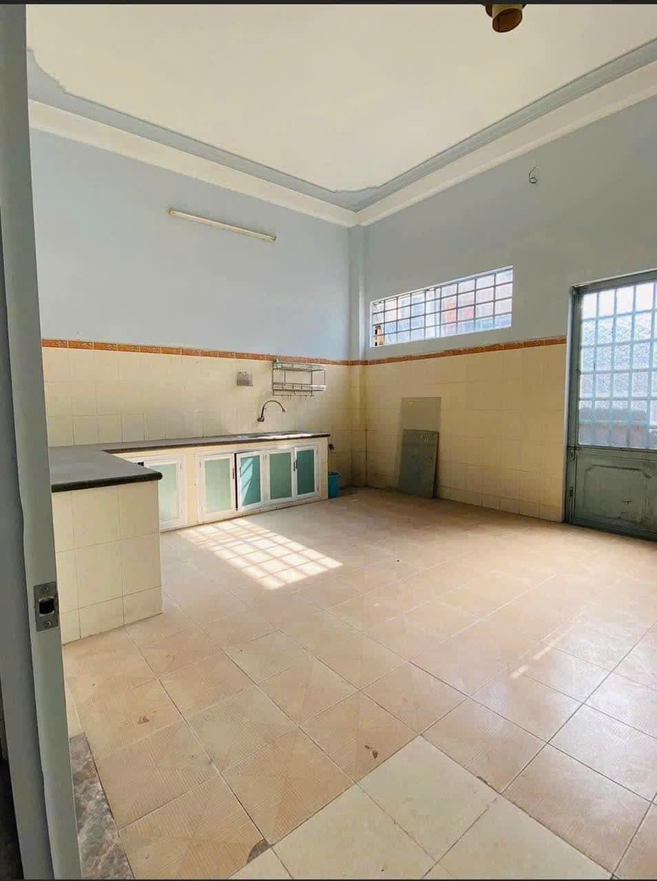 Nhà nguyên căn 2 tầng đường Nguyễn Hữu Dật, diện tích 100m²