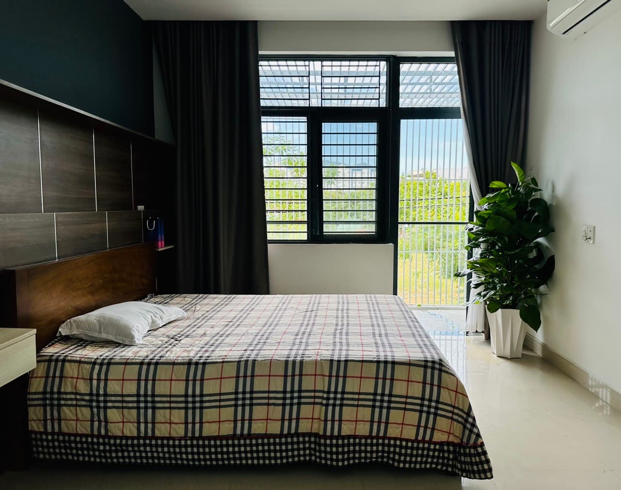 Nhà nguyên căn 3 tầng đường Lê Văn Duyệt, diện tích 100m2 - Ảnh 2