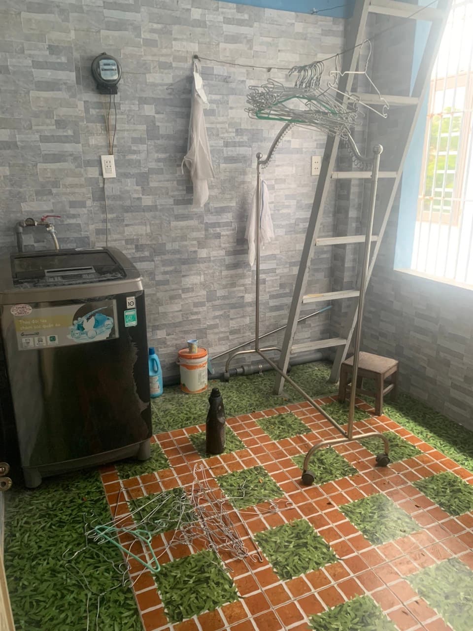 Nhà nguyên căn 3 tầng Xuân Thủy, diện tích 100m2, phù hợp để ở hoặc kinh doanh