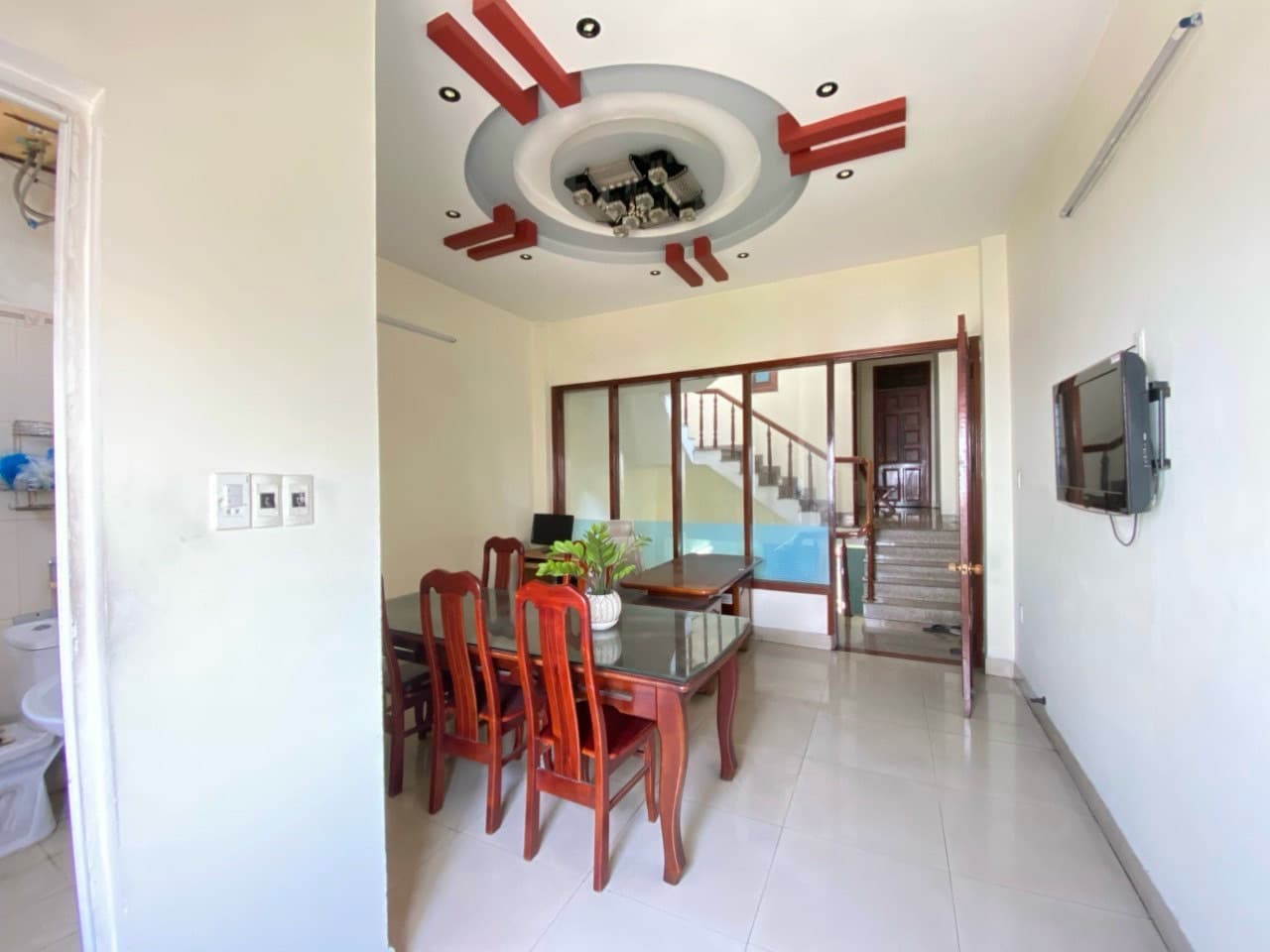 Nhà nguyên căn 4 tầng đường Lê Thạch, phù hợp kinh doanh và văn phòng - Ảnh 2