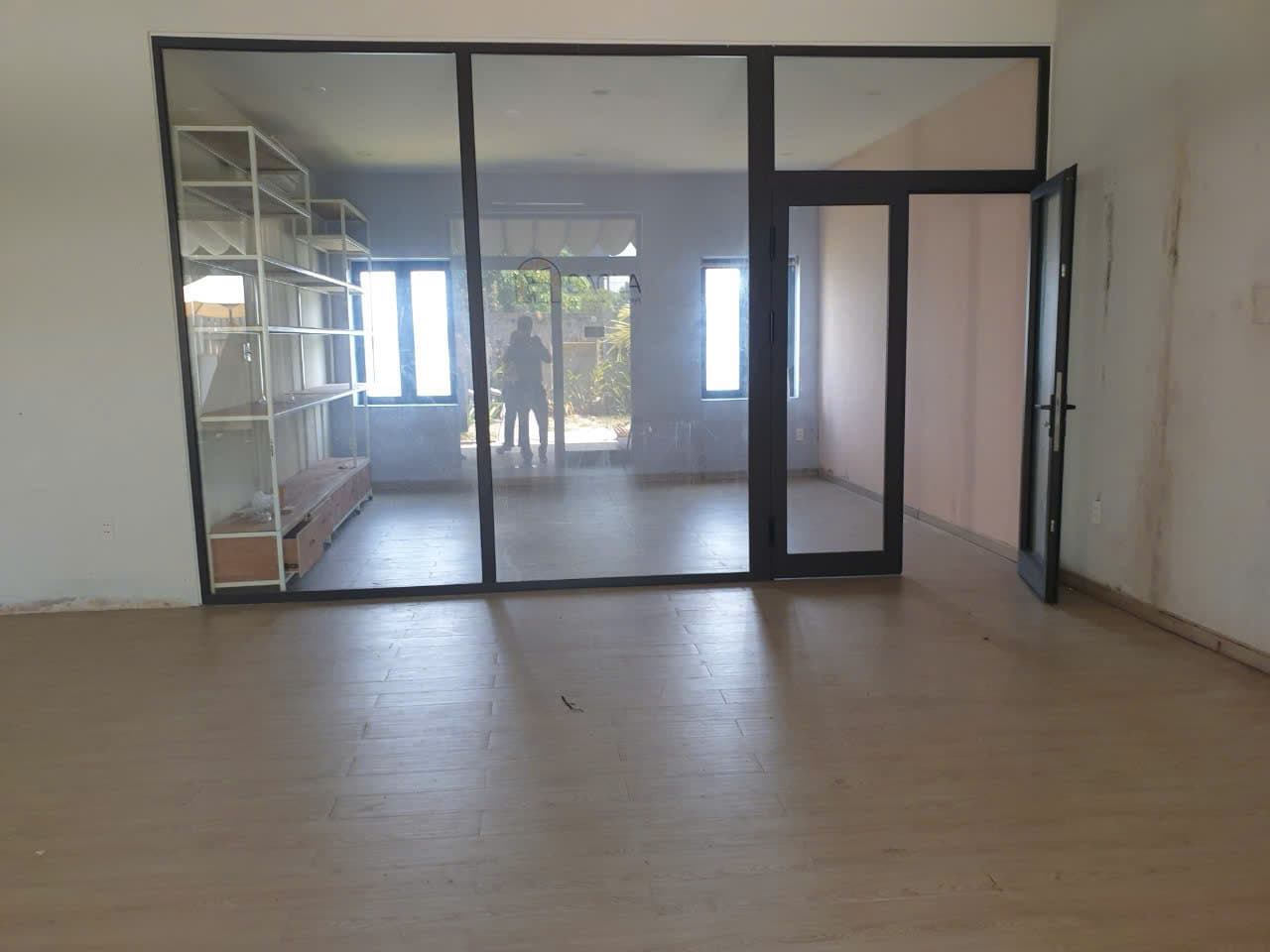 Kho và văn phòng 300m2 tại Nguyễn Hữu An, Sơn Trà, có điều hòa - Ảnh 3