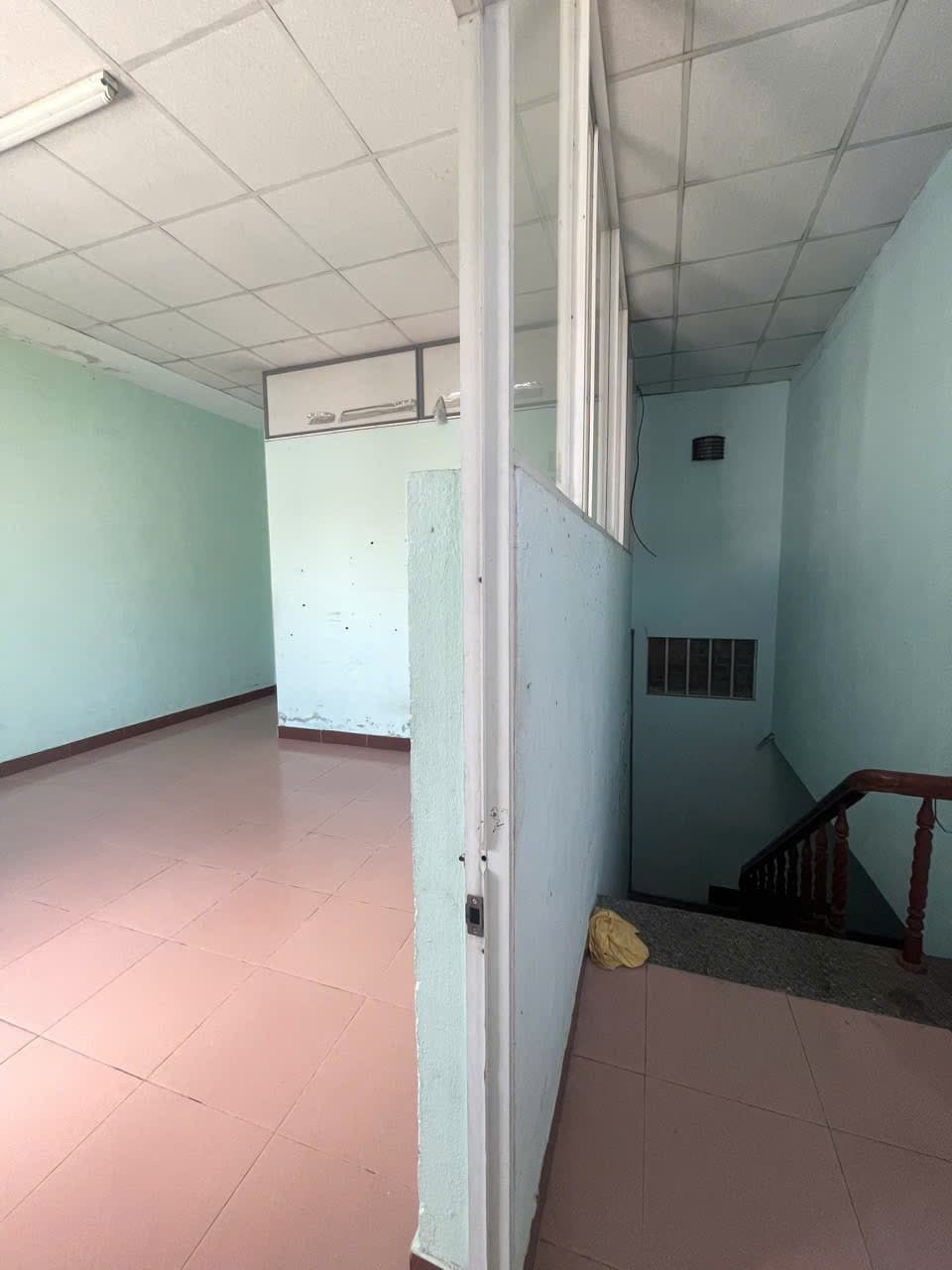 Nhà nguyên căn 3 tầng trống suốt tại Phan Thanh  - Ảnh 5