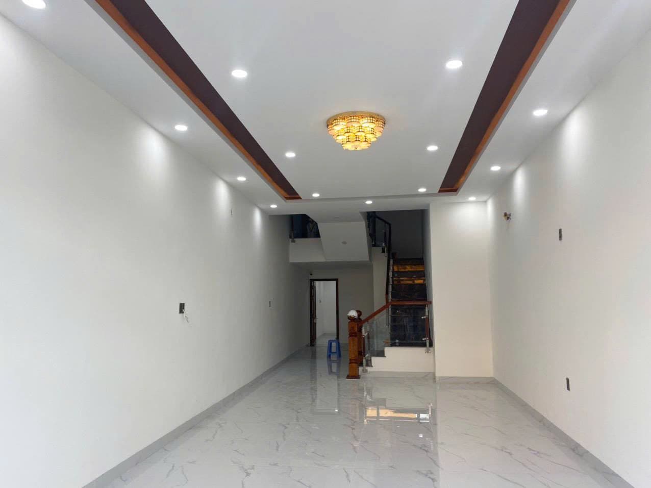 Nhà nguyên căn 4 tầng đường Lê Duẩn - Ảnh 4