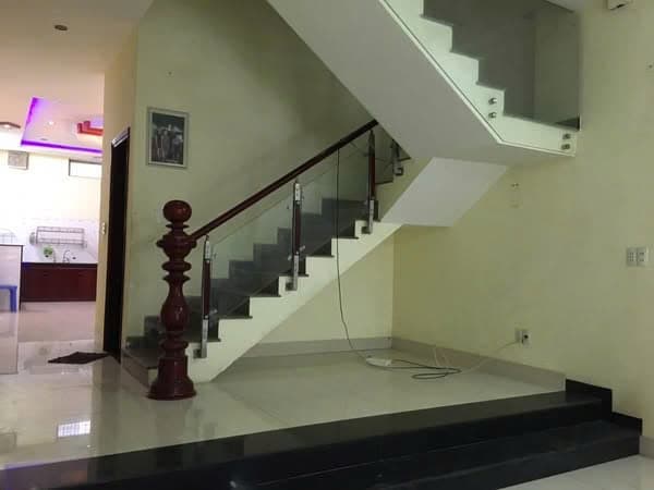 Nhà nguyên căn 3 tầng đường Lý Thái Tông