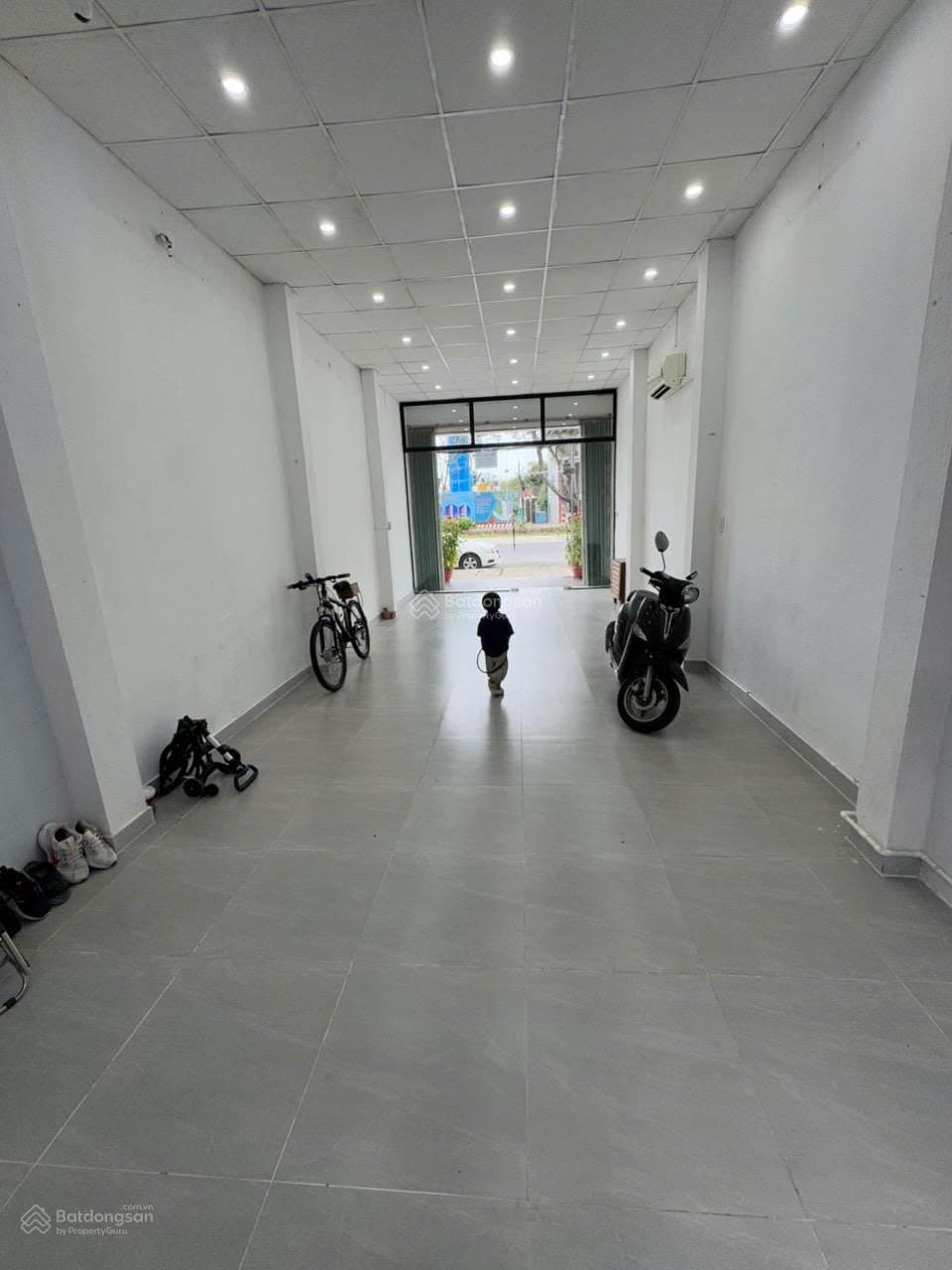 Nhà nguyên căn Hồ Xuân Hương cấp 4, trống suốt phù hợp để ở - Ảnh 3