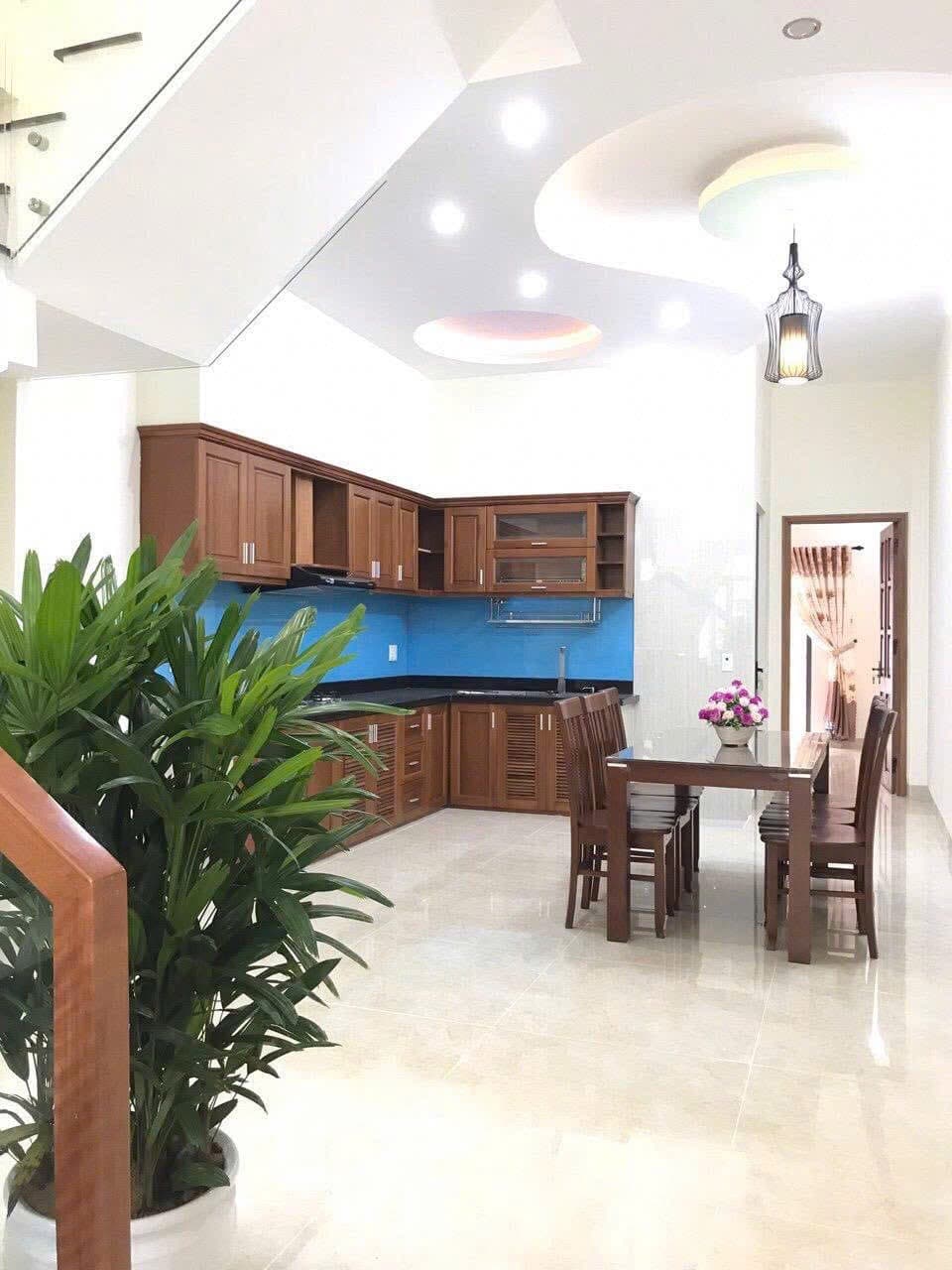 Nhà nguyên căn 3 tầng diện tích 110m2, phù hợp vừa ở vừa làm văn phòng công ty - Ảnh 3
