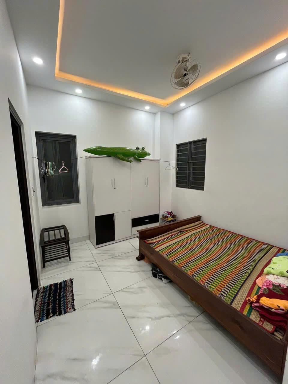 NHÀ NGUYÊN CĂN 3 TẦNG CHO THUÊ MẶT TIỀN NGUYỄN TẤT THÀNH ĐẦY ĐỦ NỘI THẤT - Ảnh 2