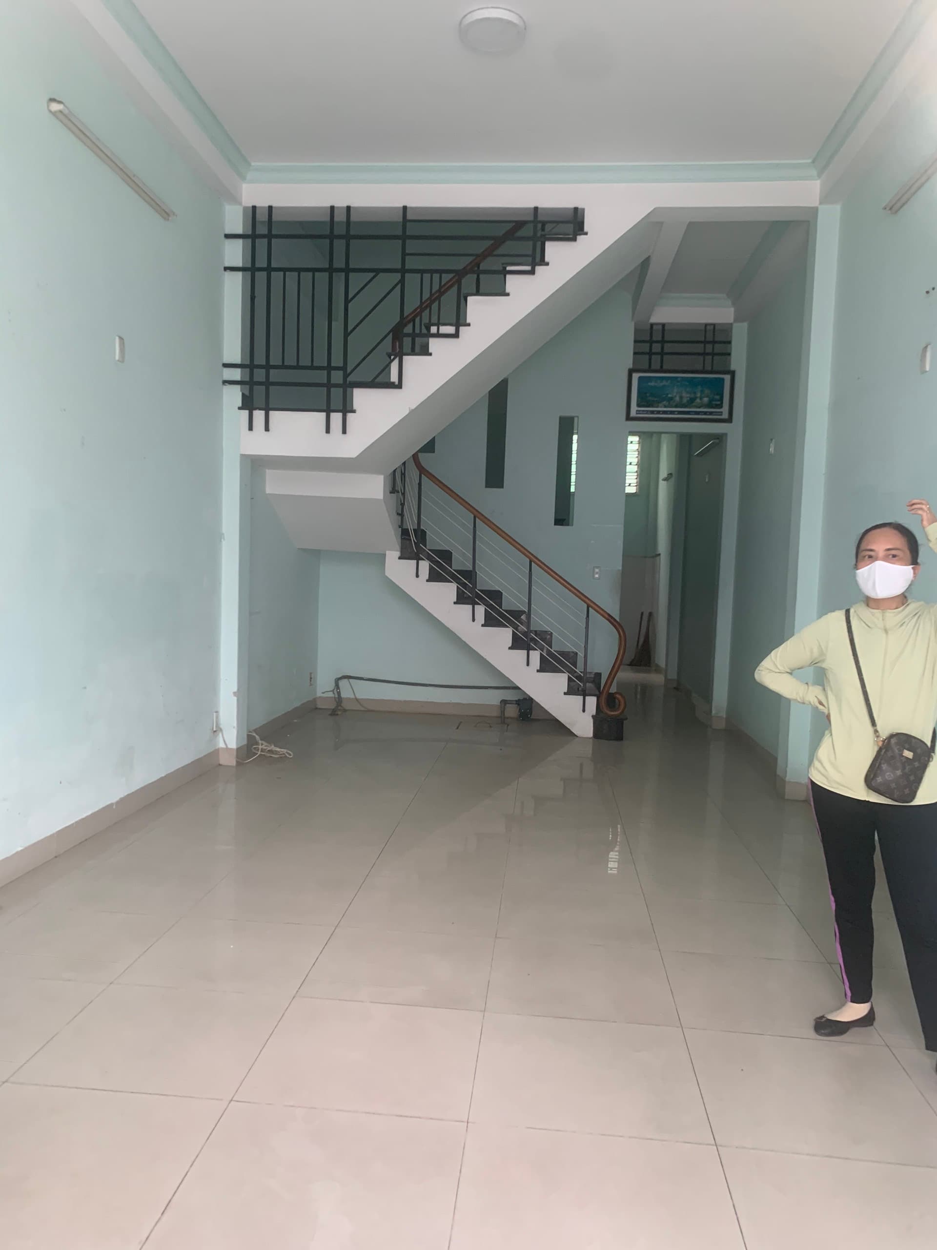 Nhà nguyên căn 3 tầng tại Lê Đình Lý, diện tích 70m2, phù hợp để ở hoặc kinh doanh - Ảnh 2