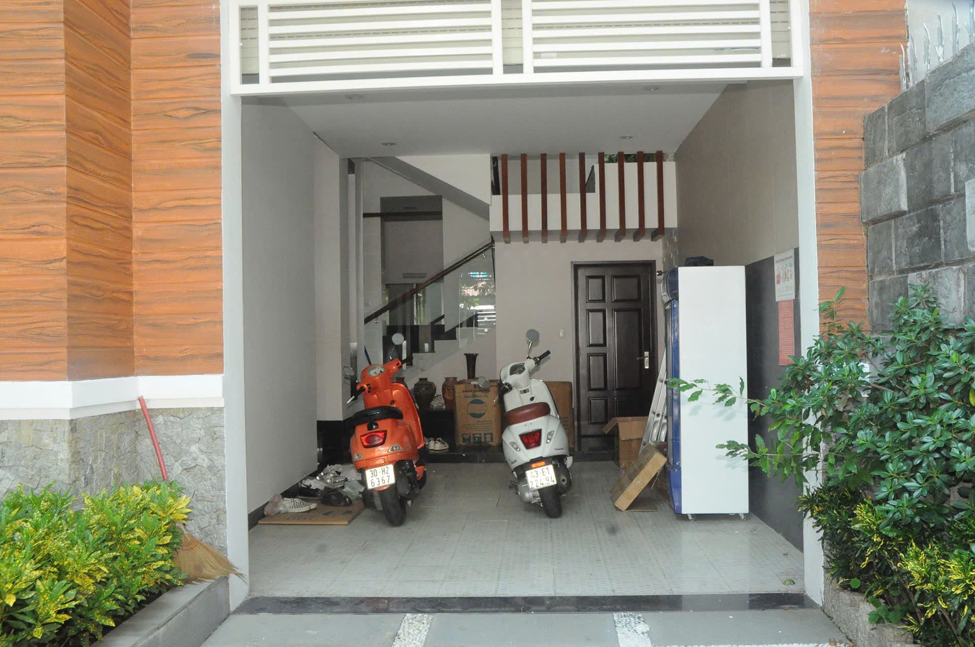 Nhà 3 tầng ngã tư Dương Đình Nghệ và Lê Văn Quý, diện tích 200m², phù hợp kinh doanh cà phê và làm văn phòng - Ảnh 3