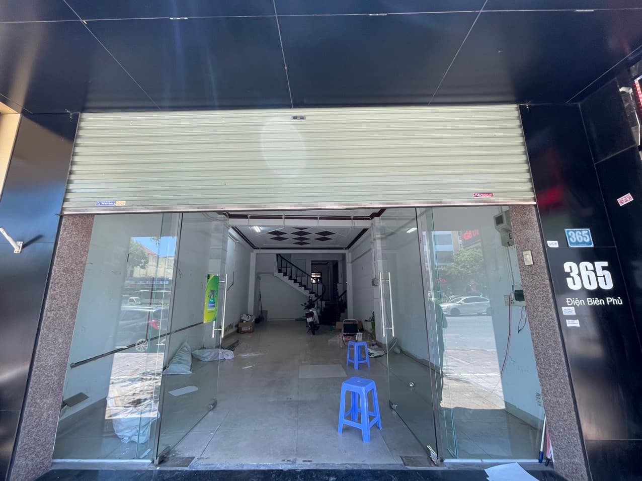 Nhà nguyên căn 3 tầng diện tích 5x20 phù hợp kinh doanh đa ngành - Ảnh 1