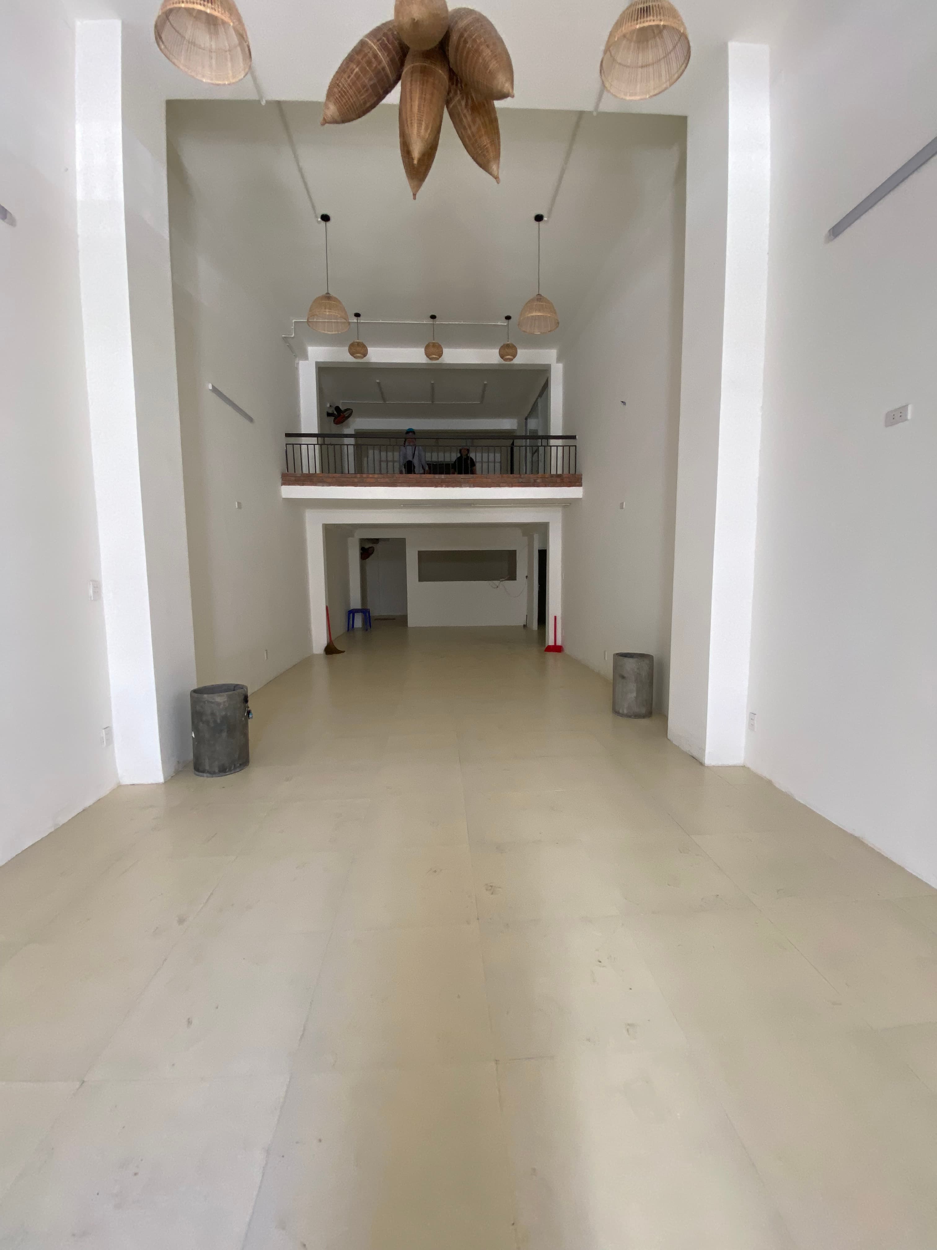 Căn hộ nhà nghỉ 9 phòng ngủ full nội thất, có thể ký lại hợp đồng - Ảnh 1