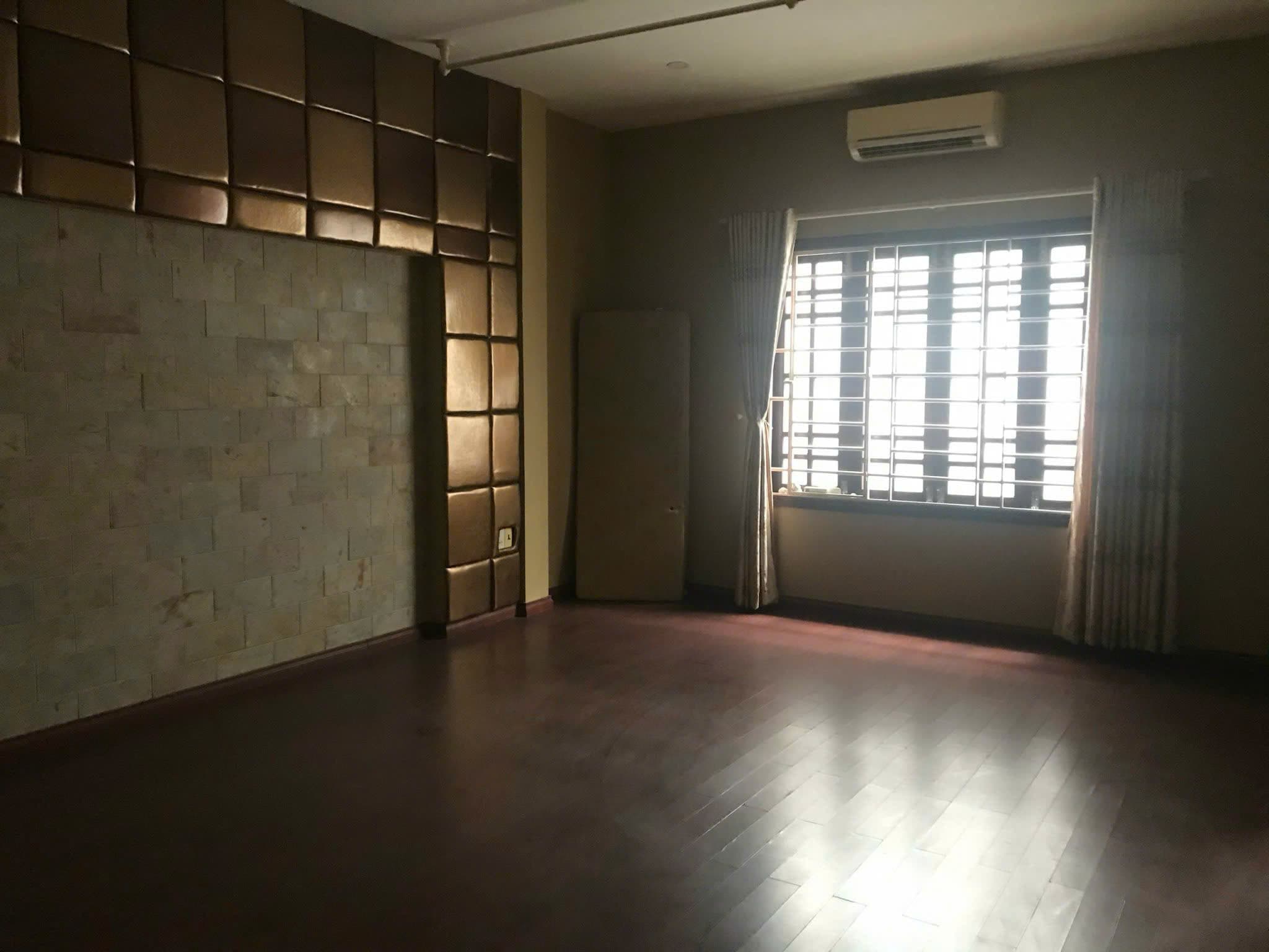 Nhà nguyên căn 3 tầng đường Trần Bình Trọng - Ảnh 4