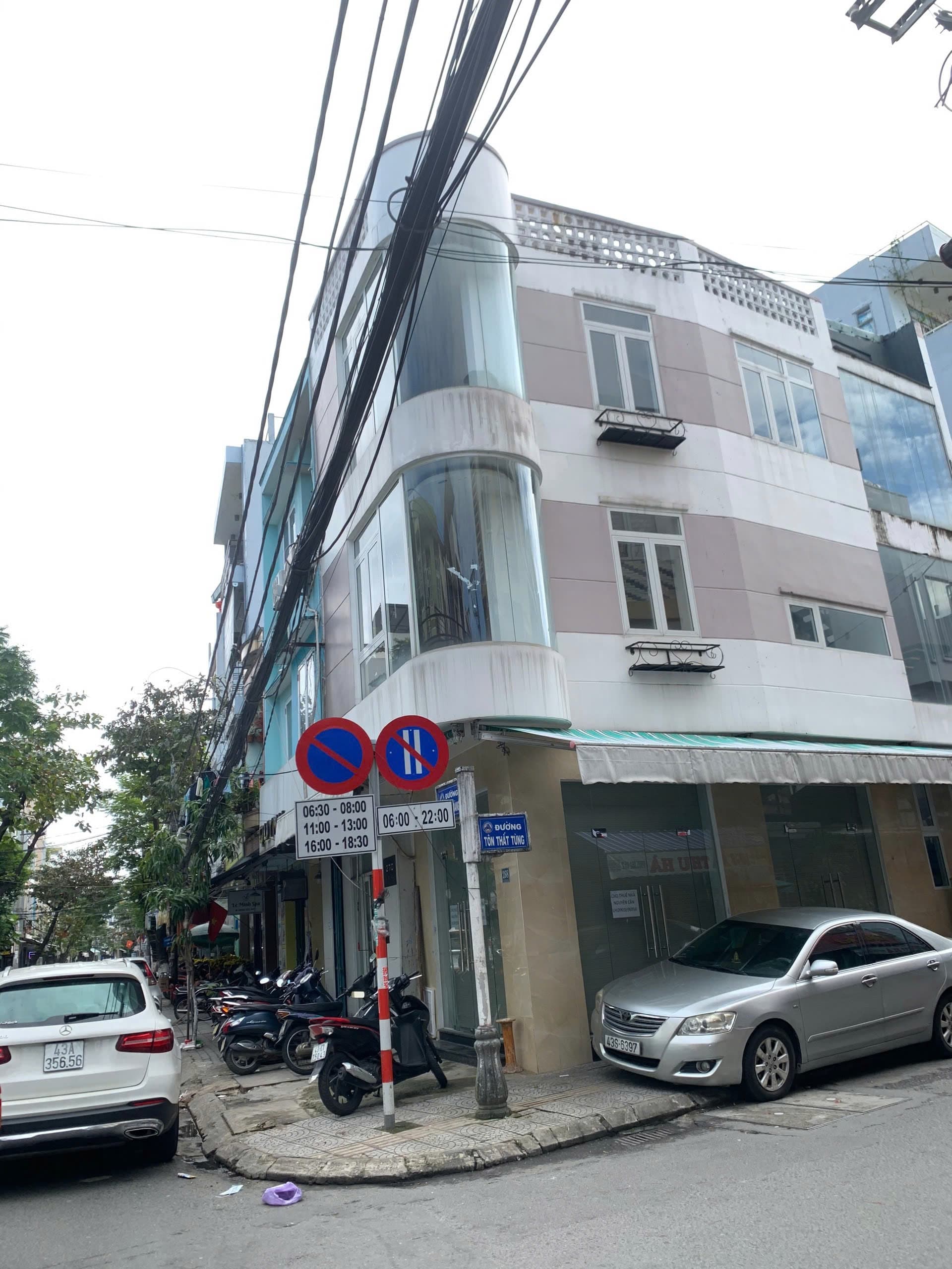 Nhà 3 tầng diện tích 30m2, phù hợp kinh doanh - Ảnh 1