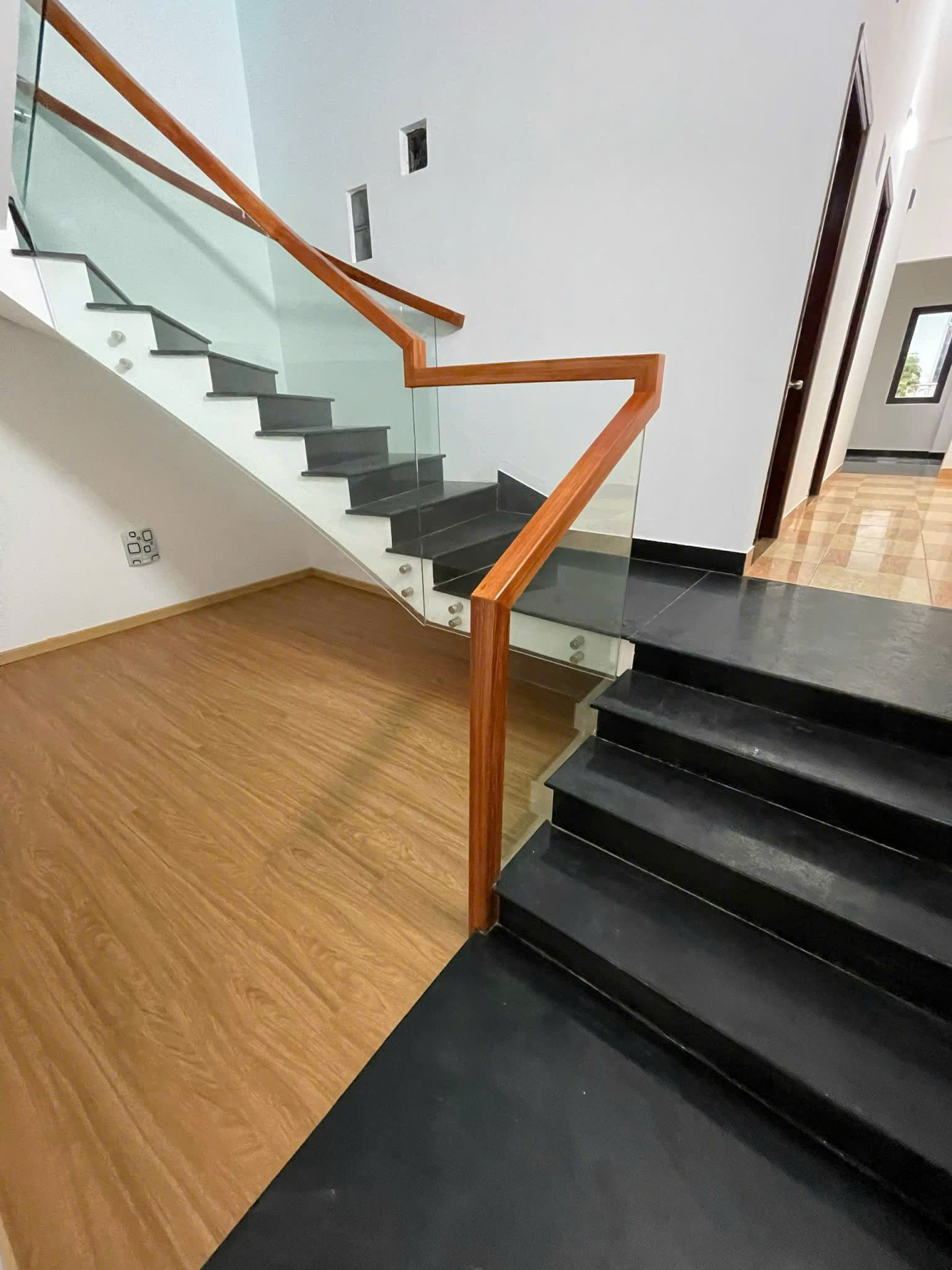 Nhà nguyên căn 3 tầng đường Chi Lăng - Ảnh 3