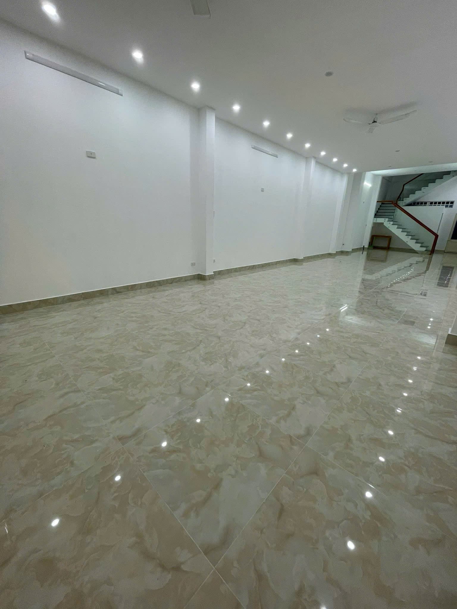 Nhà nguyên căn 3 tầng đường Chi Lăng - Ảnh 4