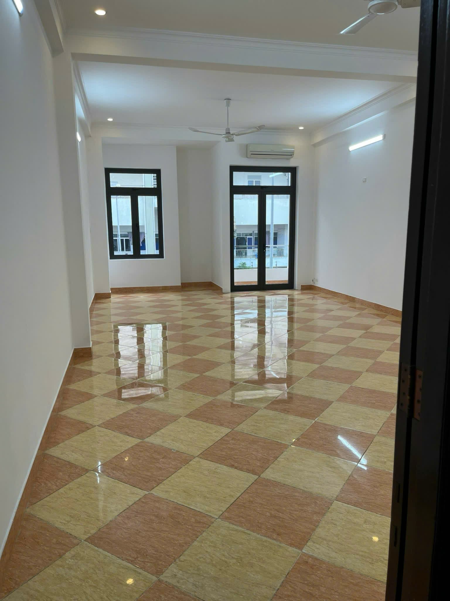 Nhà nguyên căn 3 tầng đường Chi Lăng - Ảnh 9