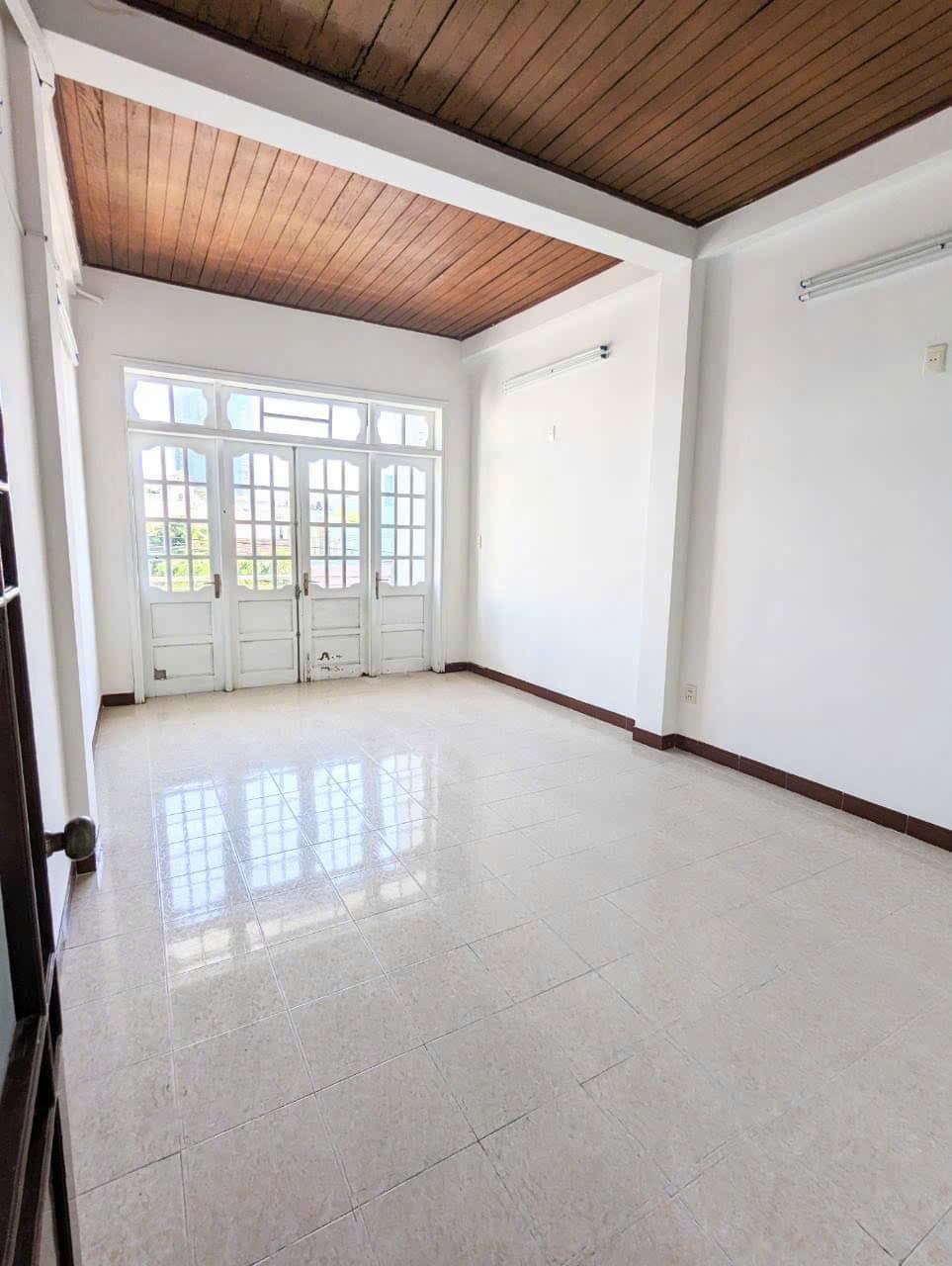 Nhà nguyên căn 3 tầng đường Trưng Nữ Vương, phù hợp kinh doanh và spa - Ảnh 4