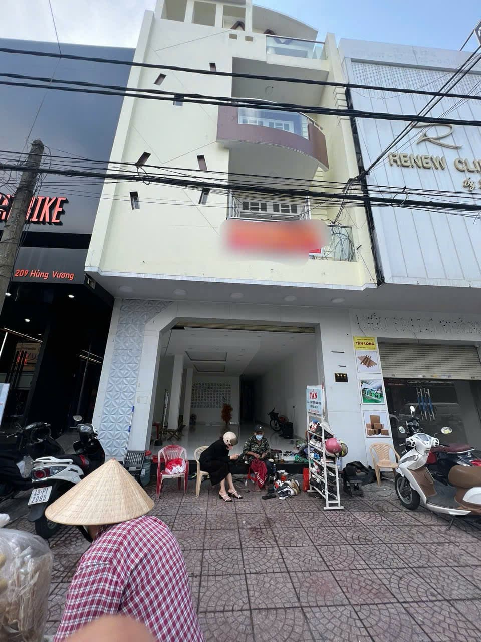 Nhà 3 tầng có thang máy tại Hùng Vương, diện tích 108m2, phù hợp để ở và kinh doanh - Ảnh 1