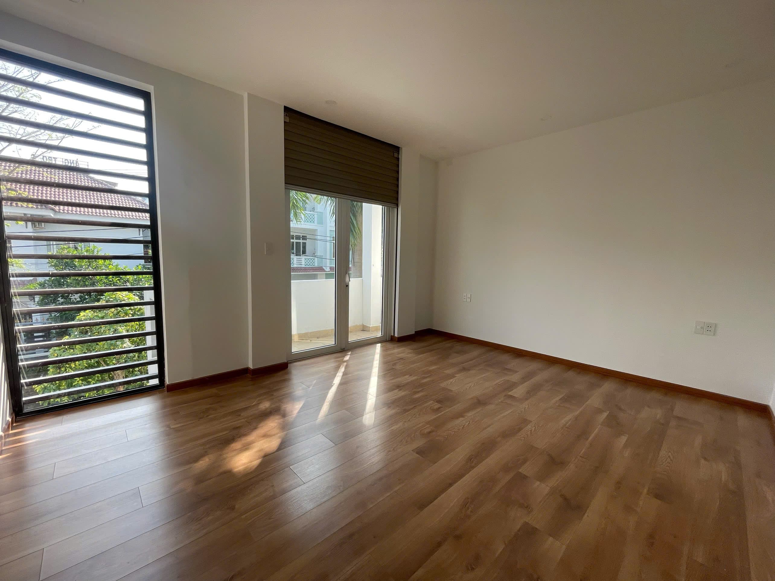 Nhà nguyên căn 3 tầng đường Hoàng Đức Lương, phường An Hải Bắc, quận Sơn Trà - Ảnh 4