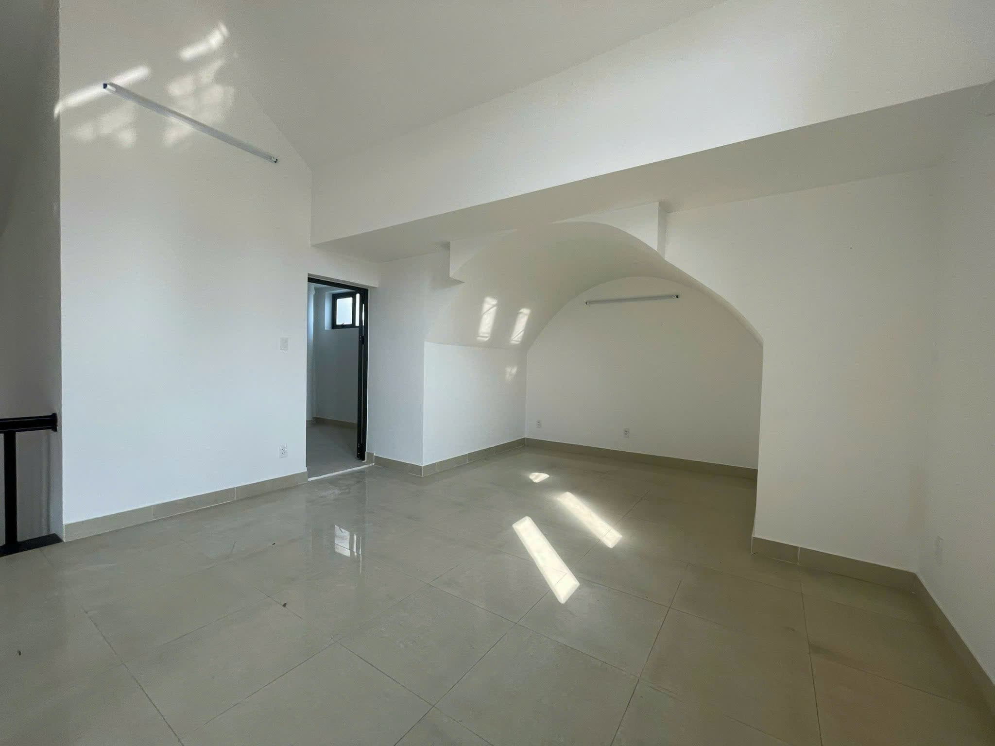 Nhà nguyên căn 3 tầng đường Hoàng Đức Lương, phường An Hải Bắc, quận Sơn Trà - Ảnh 6