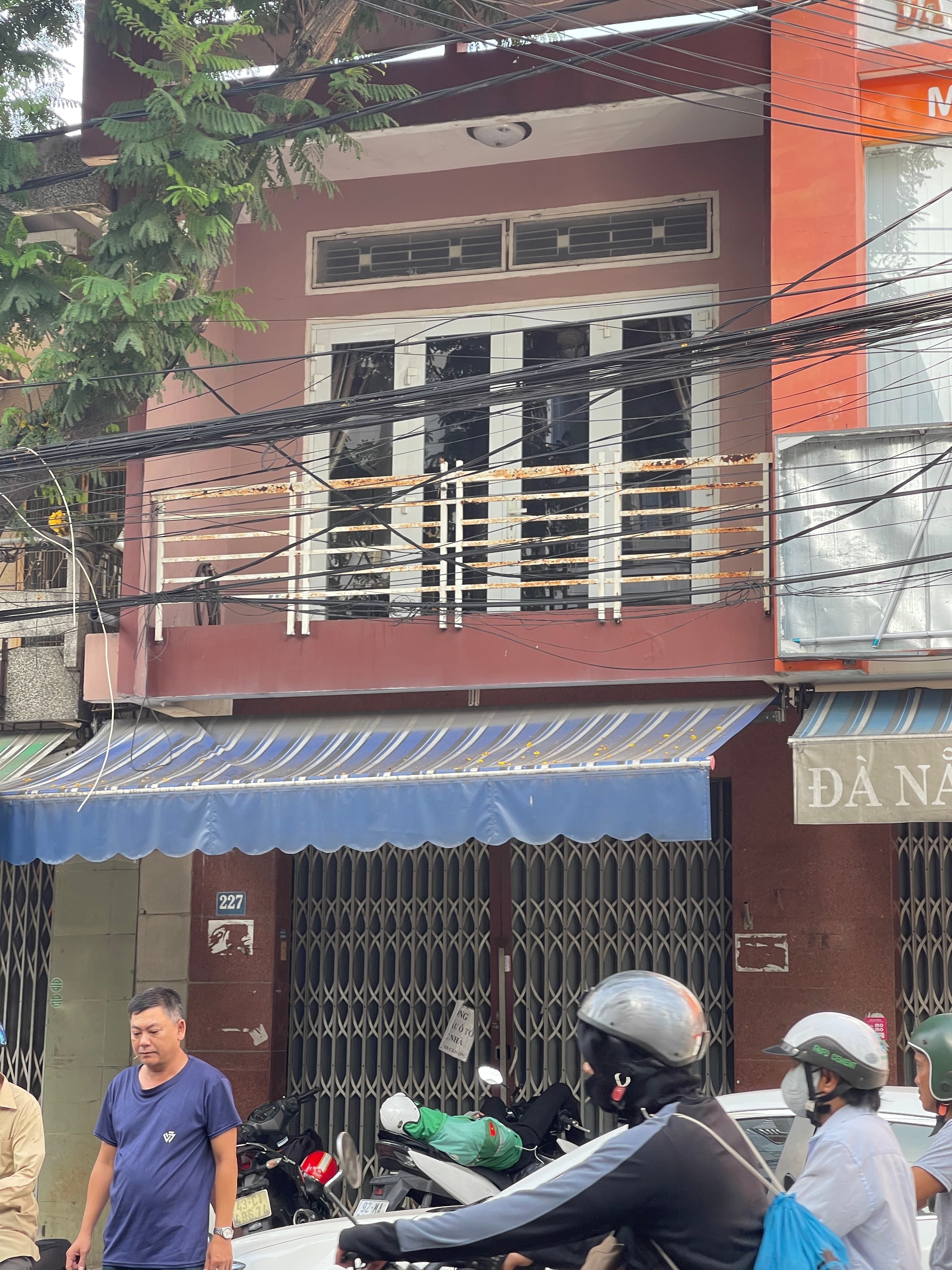 NHÀ 2 TẦNG HOÀNG DIỆU KINH DOANH, TẦNG 1 TRỐNG SUỐT - Ảnh 1