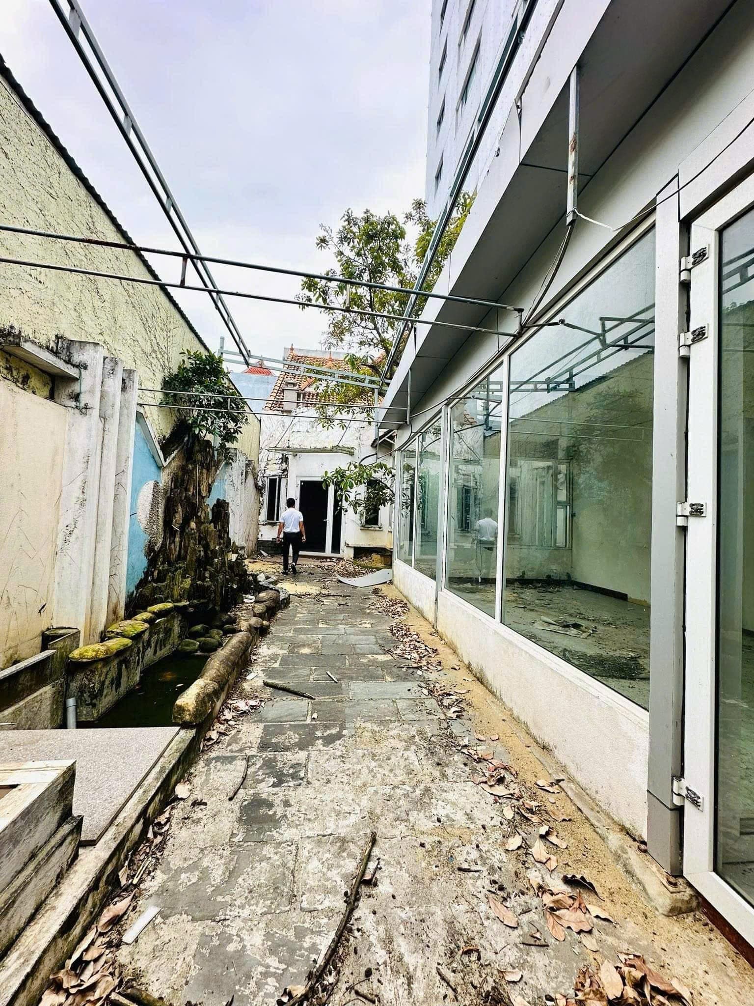 Nhà sân vườn 2 tầng đường Phan Đăng Lưu, diện tích 187.5m², phù hợp kinh doanh - Ảnh 1