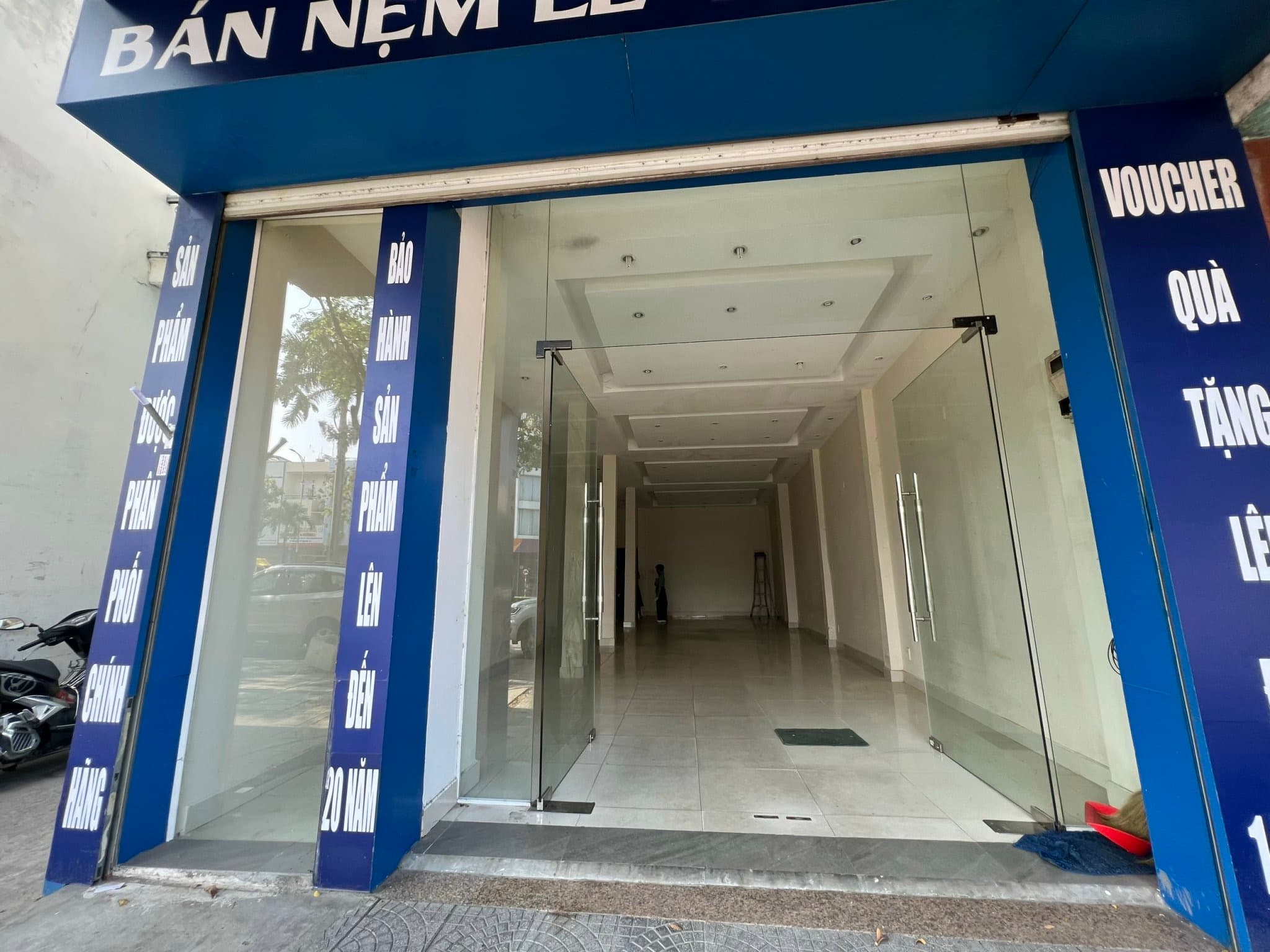 Mặt bằng kinh doanh 3 tầng đường Điện Biên Phủ, diện tích 5,5x100m, phù hợp kinh doanh - Ảnh 1