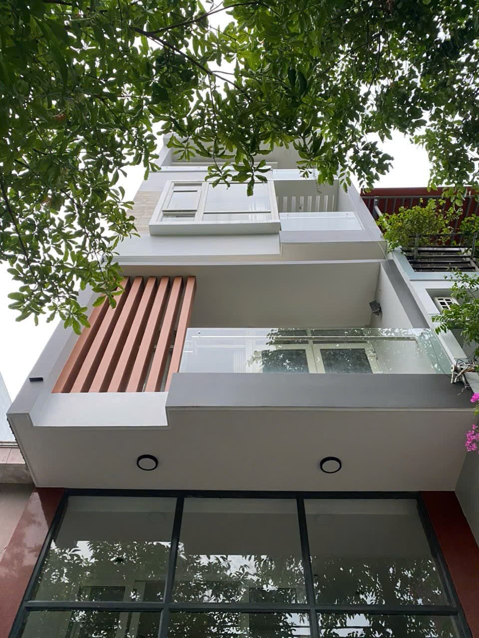 Nhà 5 tầng có thang máy tại Tố Hữu, diện tích 82m2, phù hợp kinh doanh - Ảnh 1