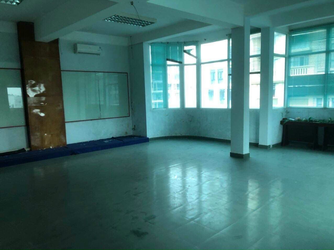 Nhà 5 tầng kiểu văn phòng tại Nguyễn Văn Thoại, diện tích đất 202m2, phù hợp làm văn phòng - Ảnh 2