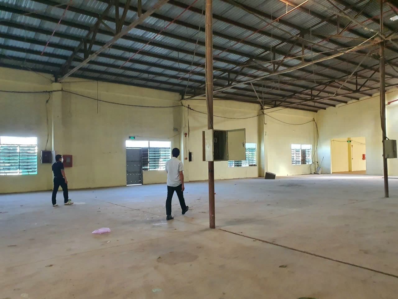 Kho bãi diện tích 1400m2 và 400m2 đường Trường Sơn đối diện Khu công nghiệp Hòa Cầm - Ảnh 2