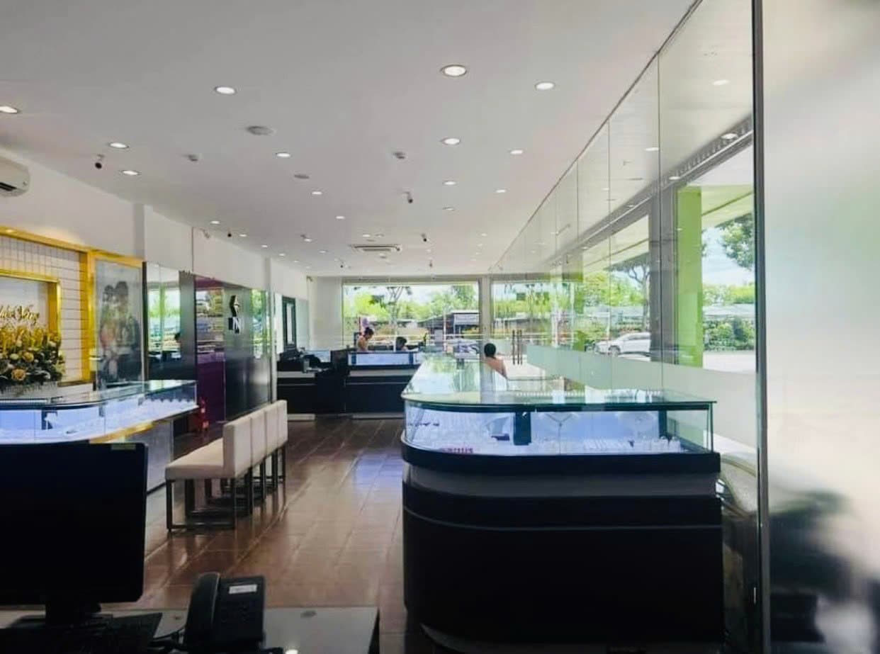 Mặt bằng kinh doanh lô góc 198m2 tại đường Lê Đại Hành, phù hợp mở quán cafe - Ảnh 2